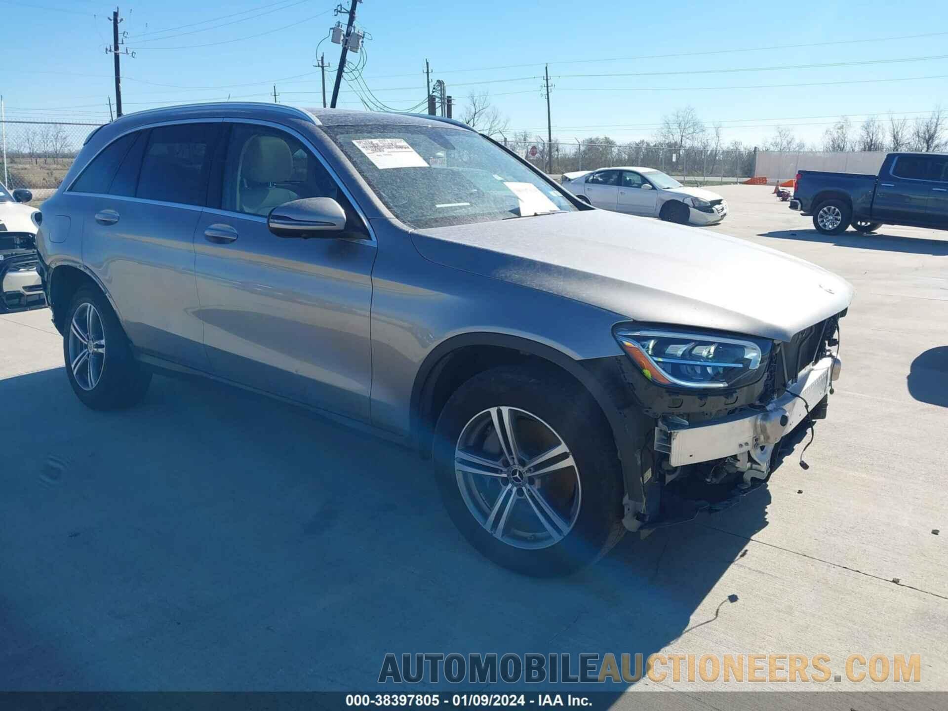 W1N0G8DB2LF764352 MERCEDES-BENZ GLC 300 2020