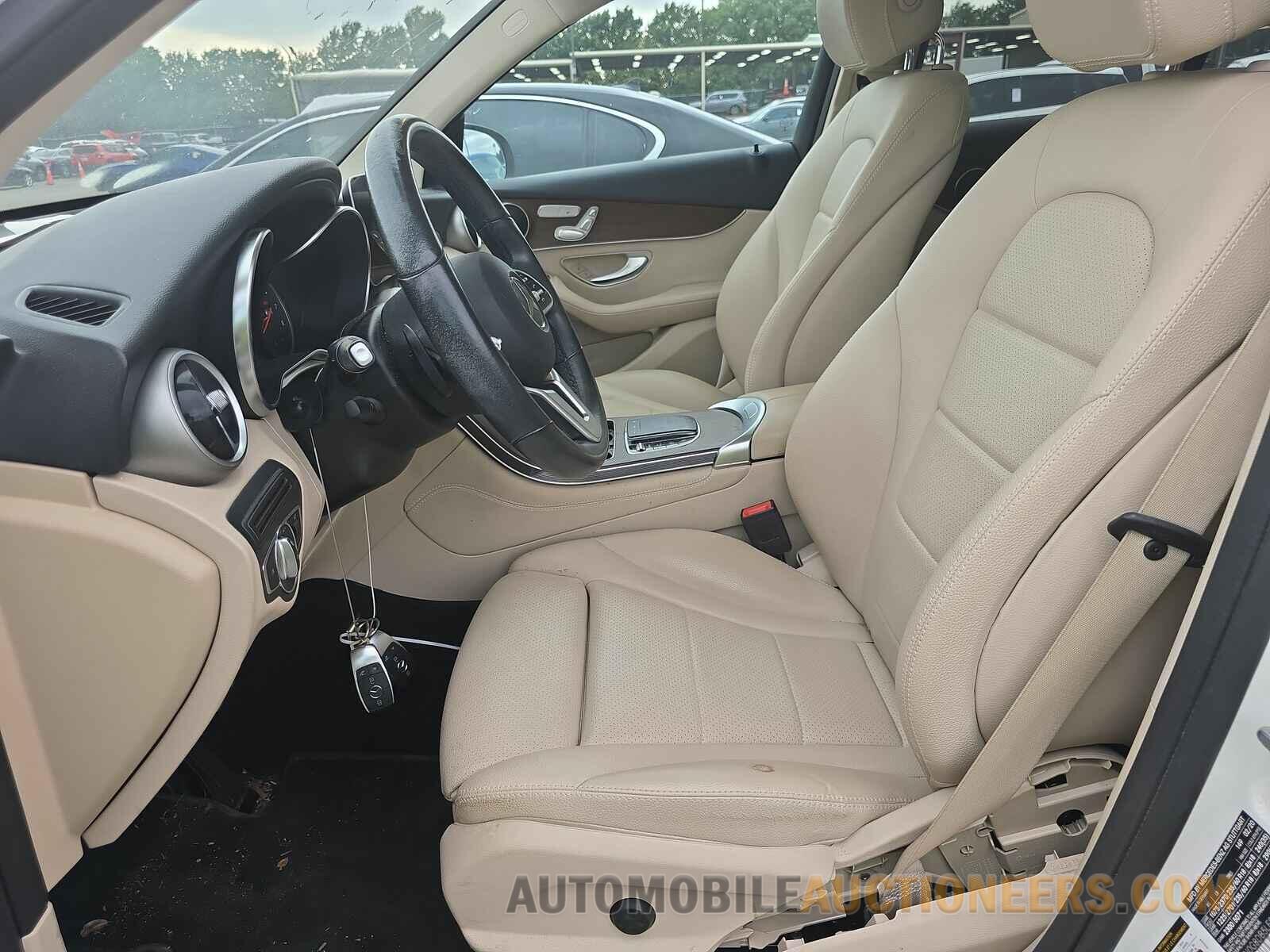 W1N0G8DB5LF812295 Mercedes-Benz GLC 2020