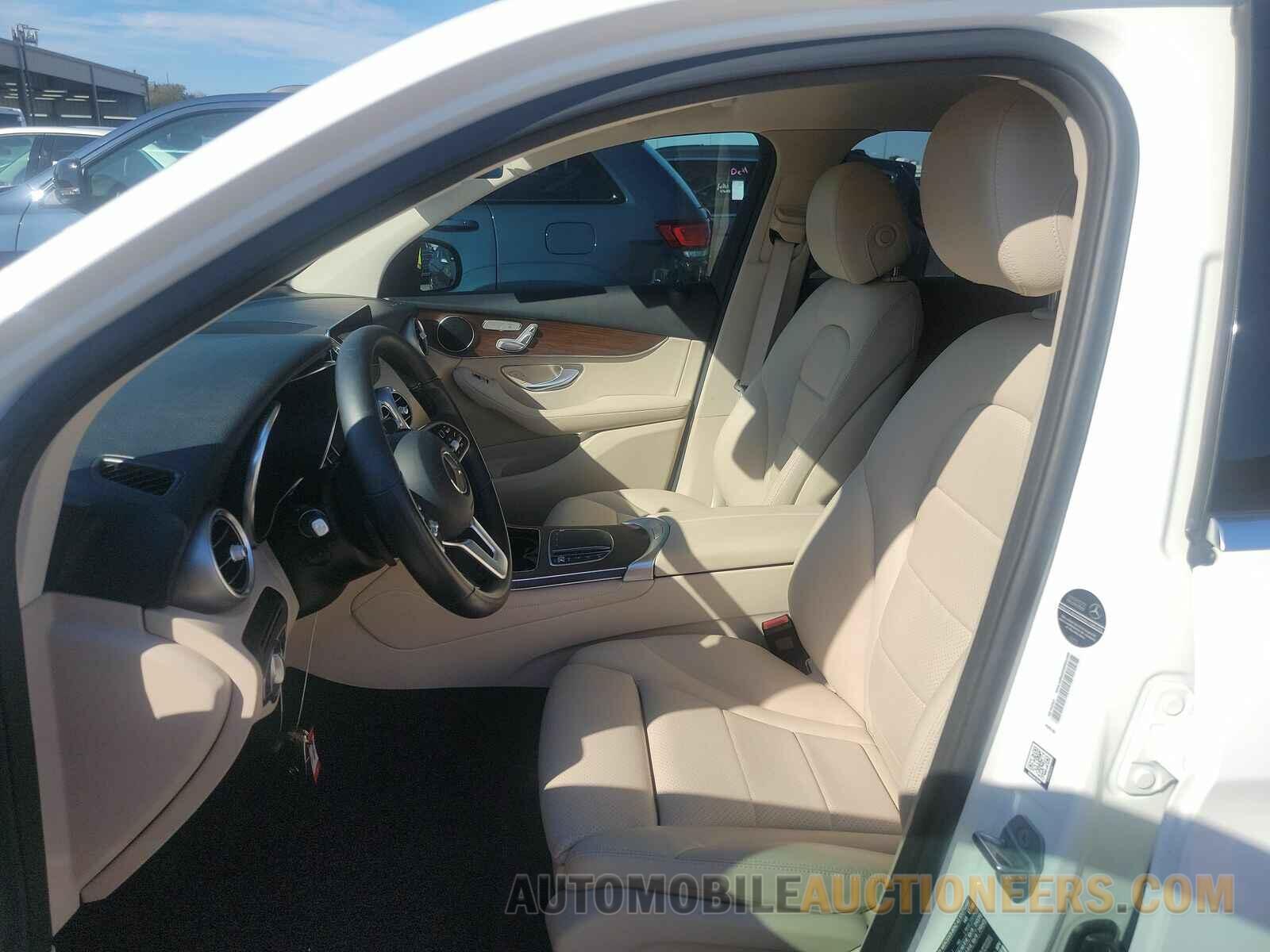 W1N0G8DB7MV276859 Mercedes-Benz GLC 2021