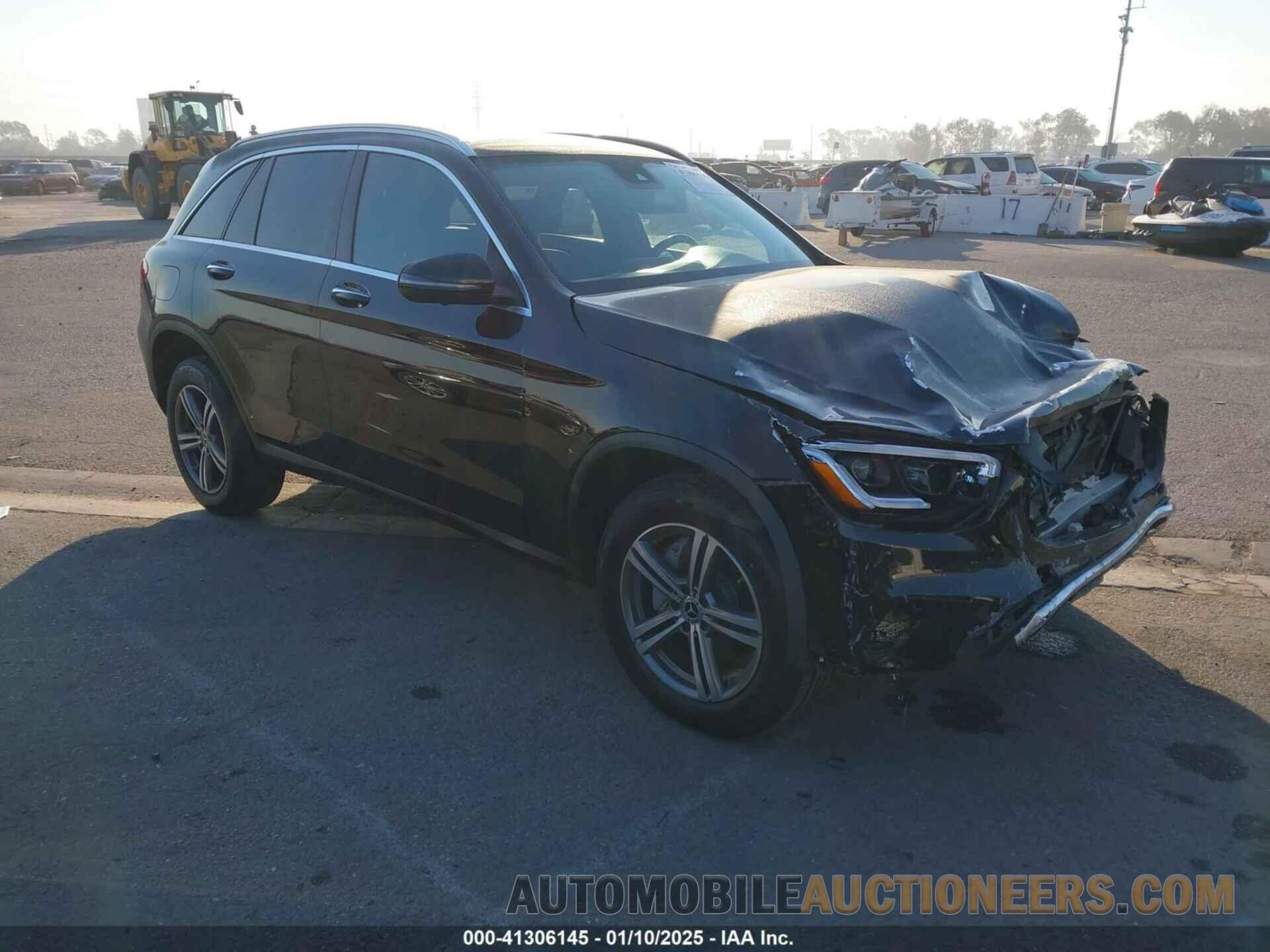 W1N0G8DB8LF768664 MERCEDES-BENZ GLC 300 2020