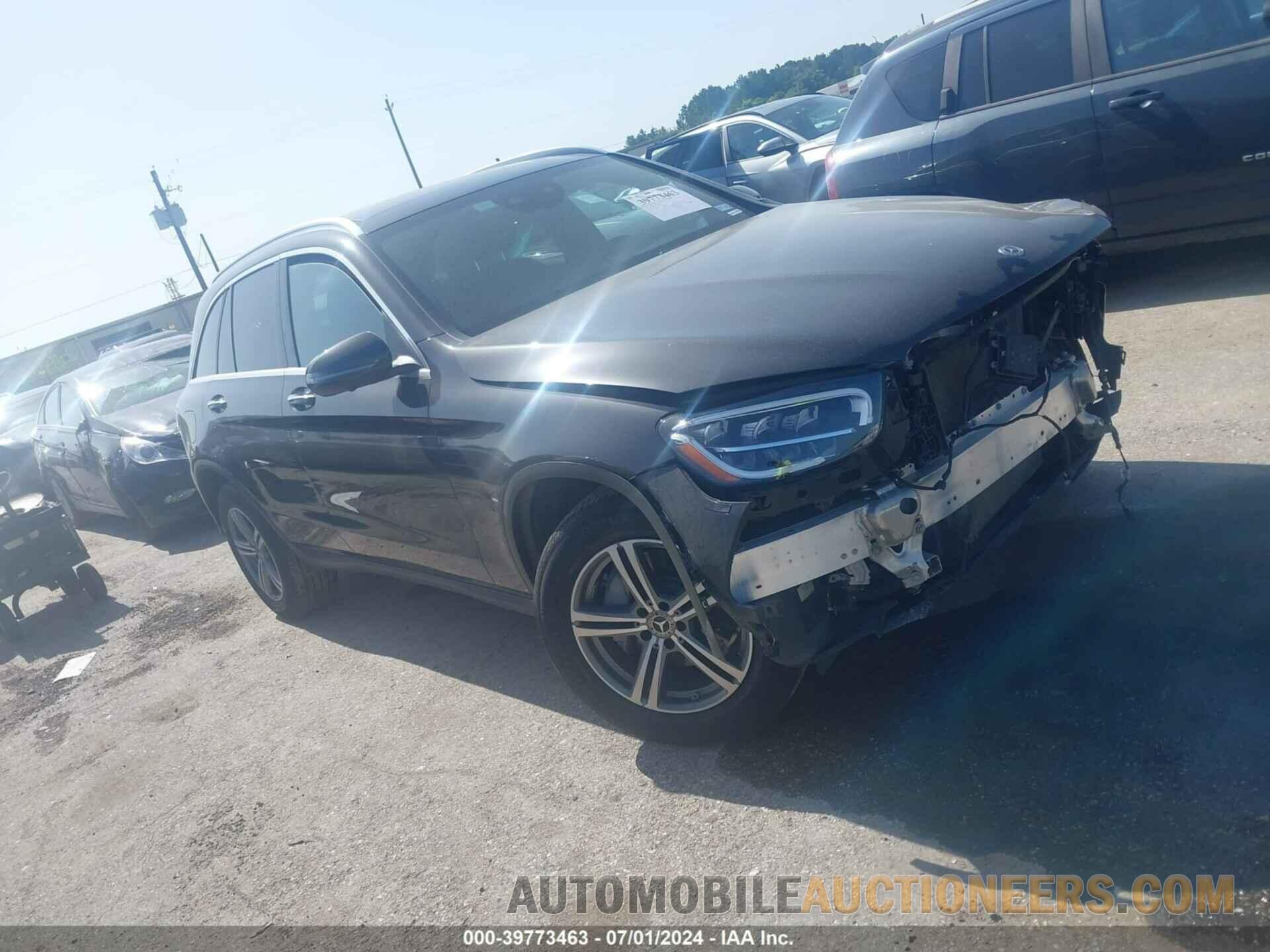 W1N0G8DB8LF798957 MERCEDES-BENZ GLC 300 2020