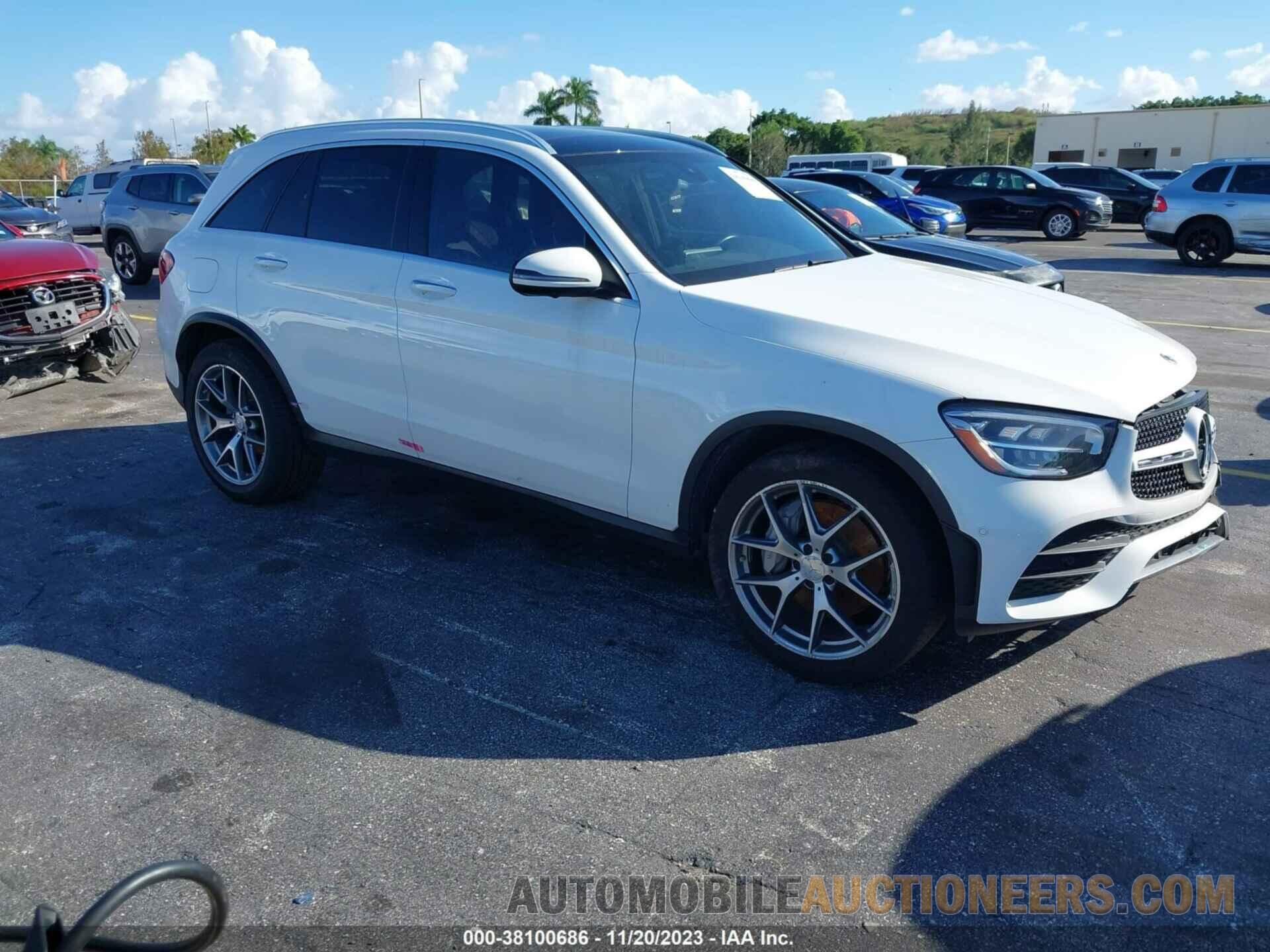 W1N0G8DB8LF827597 MERCEDES-BENZ GLC 300 2020