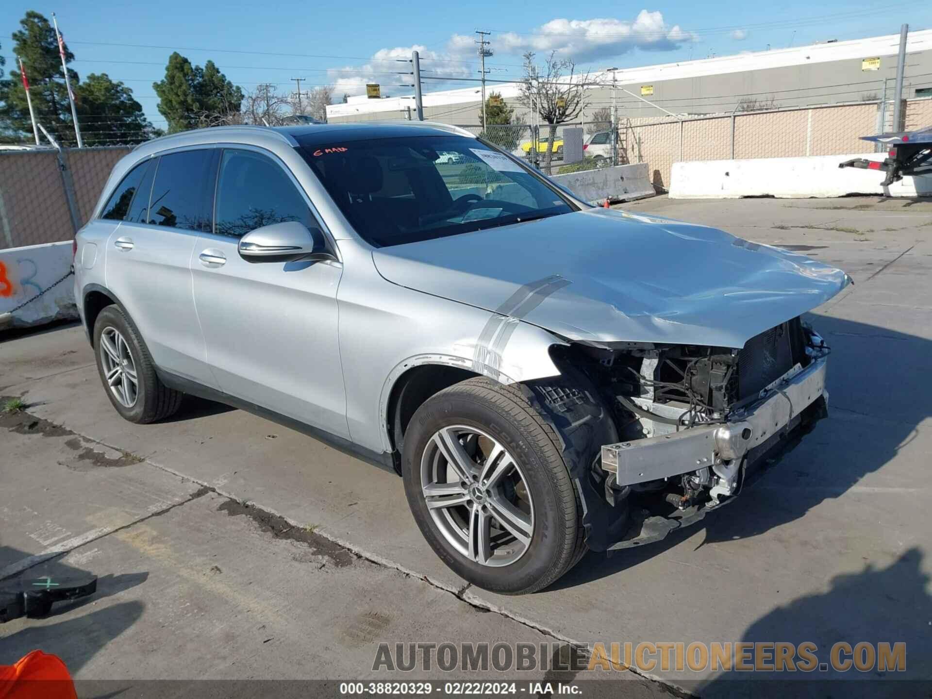 W1N0G8EB3LF756923 MERCEDES-BENZ GLC 300 2020