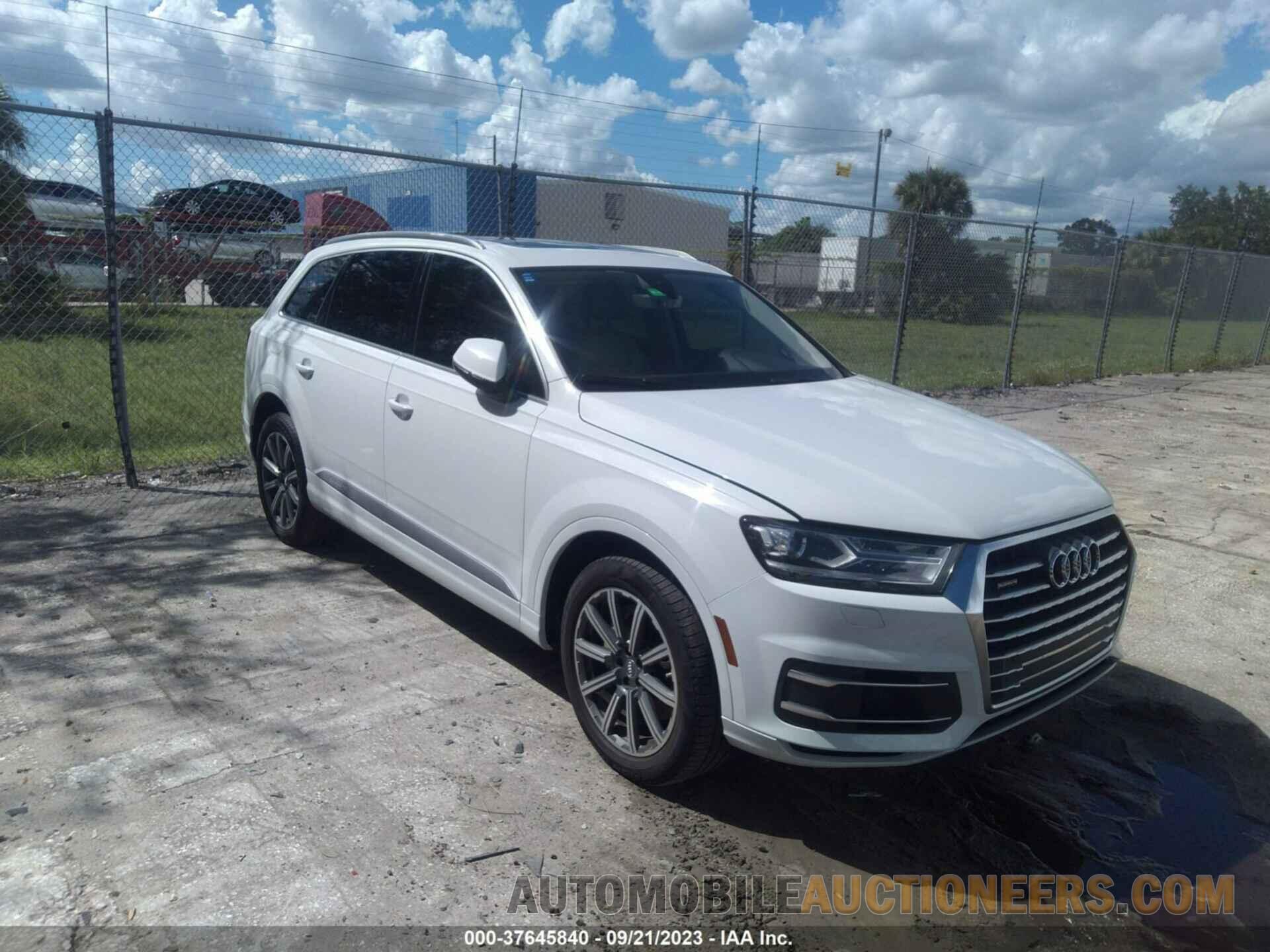 WA1AAAF72HD008921 AUDI Q7 2017