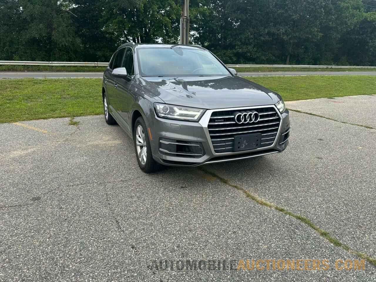 WA1AAAF76HD032977 AUDI Q7 2017