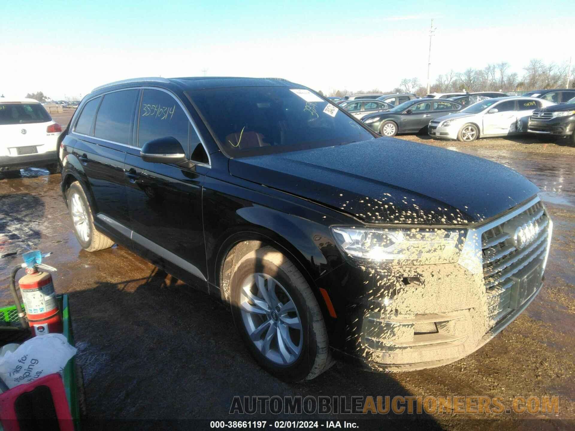 WA1AAAF78HD007563 AUDI Q7 2017