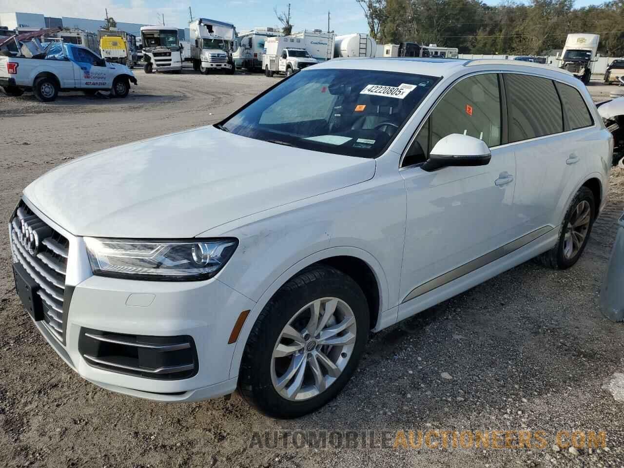 WA1AAAF78HD010947 AUDI Q7 2017