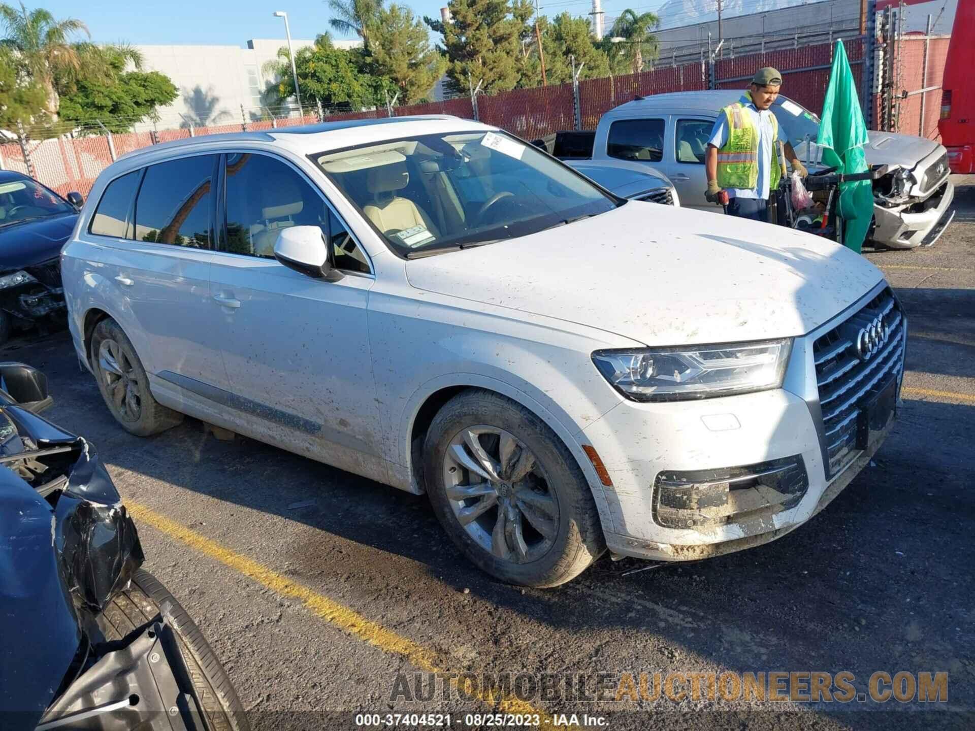 WA1AAAF78KD015587 AUDI Q7 2019