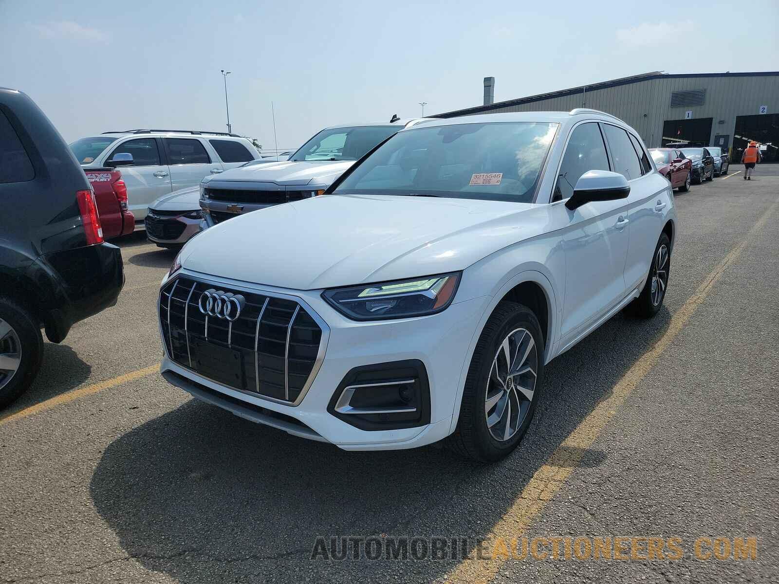 WA1AAAFY0M2131230 Audi Q5 2021