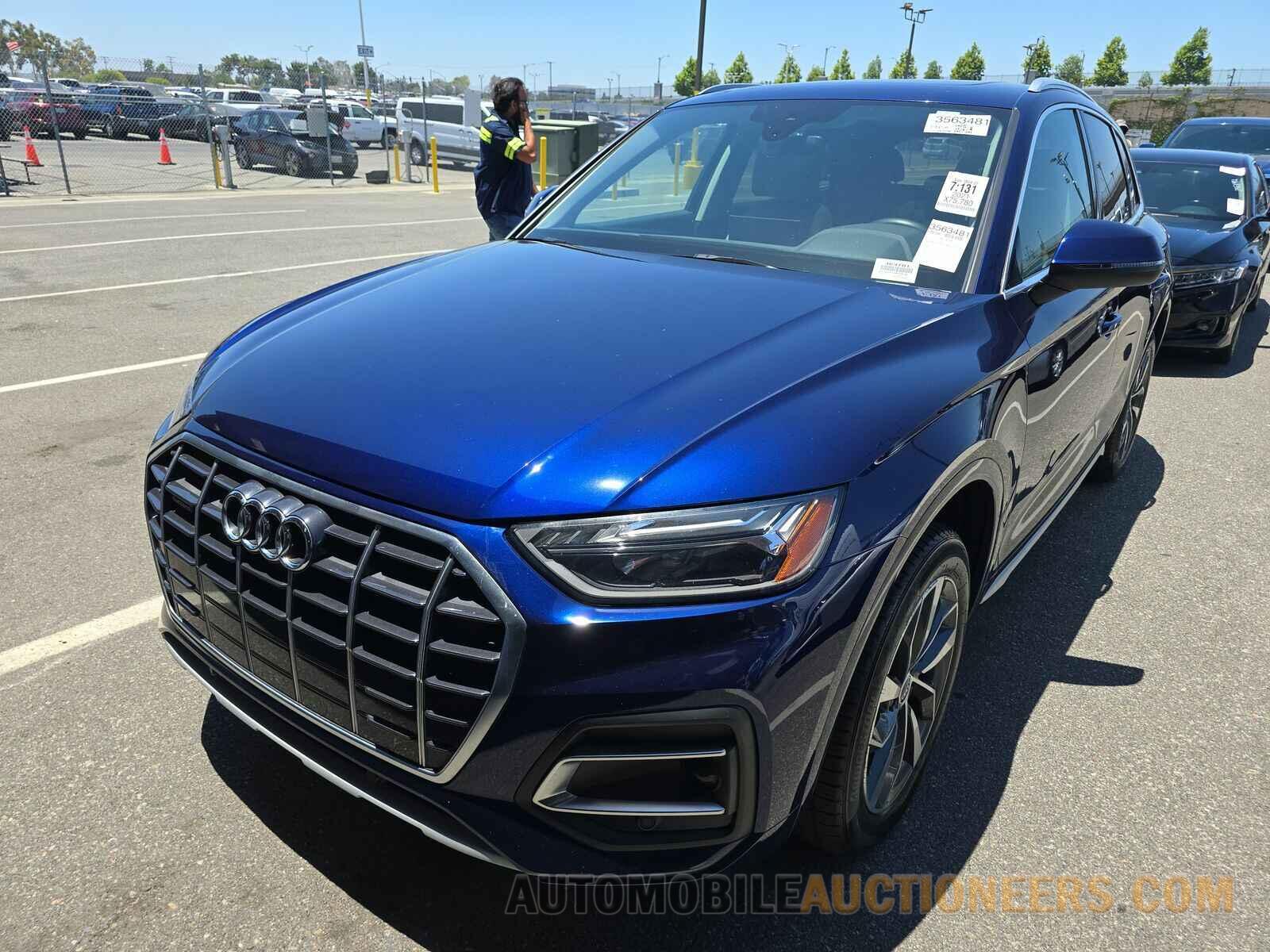 WA1AAAFY2M2009128 Audi Q5 2021