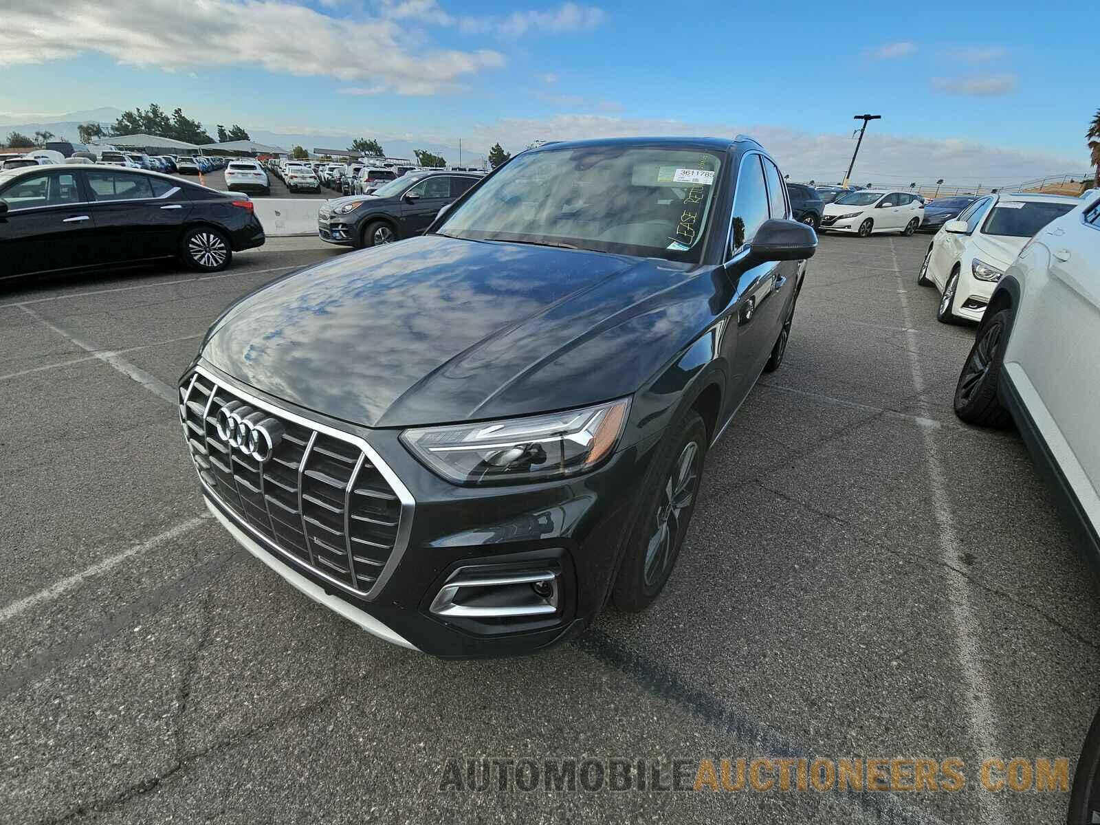 WA1AAAFY2M2014250 Audi Q5 2021