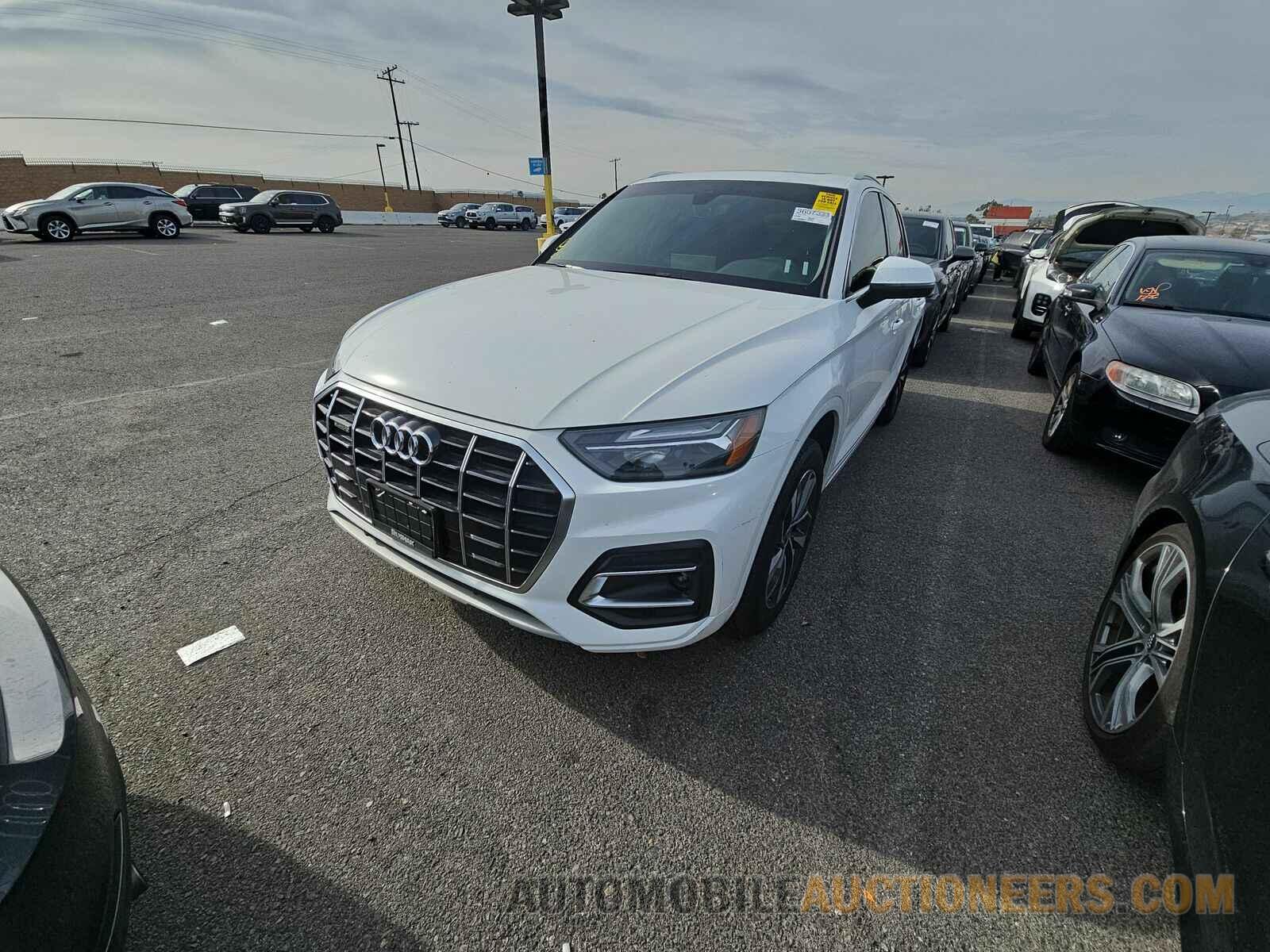 WA1AAAFY8M2024698 Audi Q5 2021