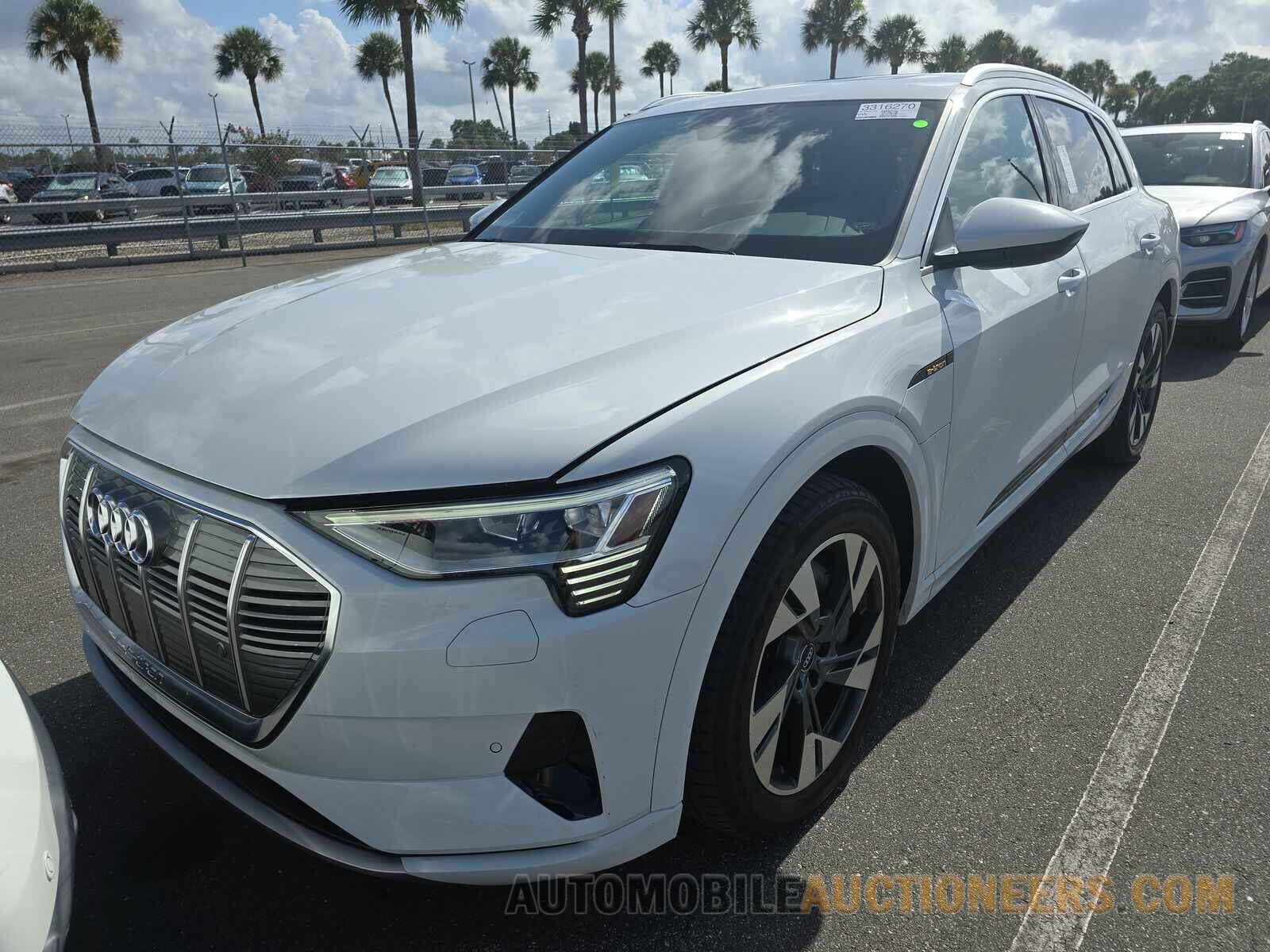 WA1AAAGEXMB005736 Audi e-tron 2021