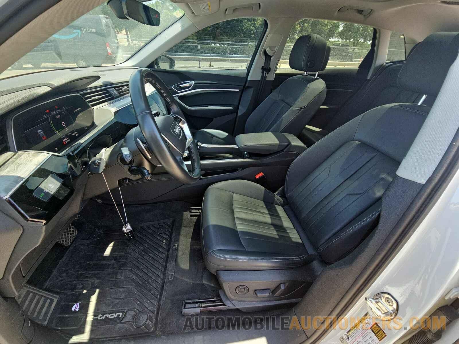 WA1AAAGEXMB013206 Audi e-tron 2021