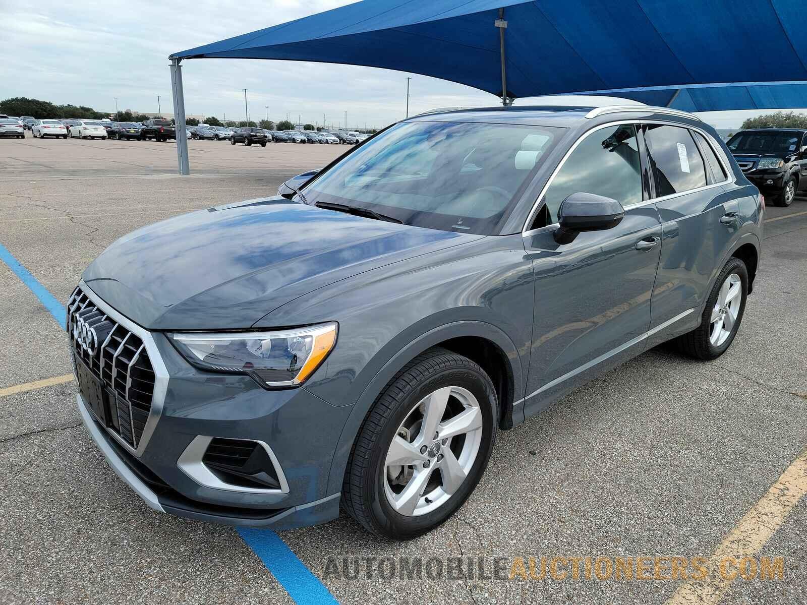 WA1AECF3XK1080021 Audi Q3 2019