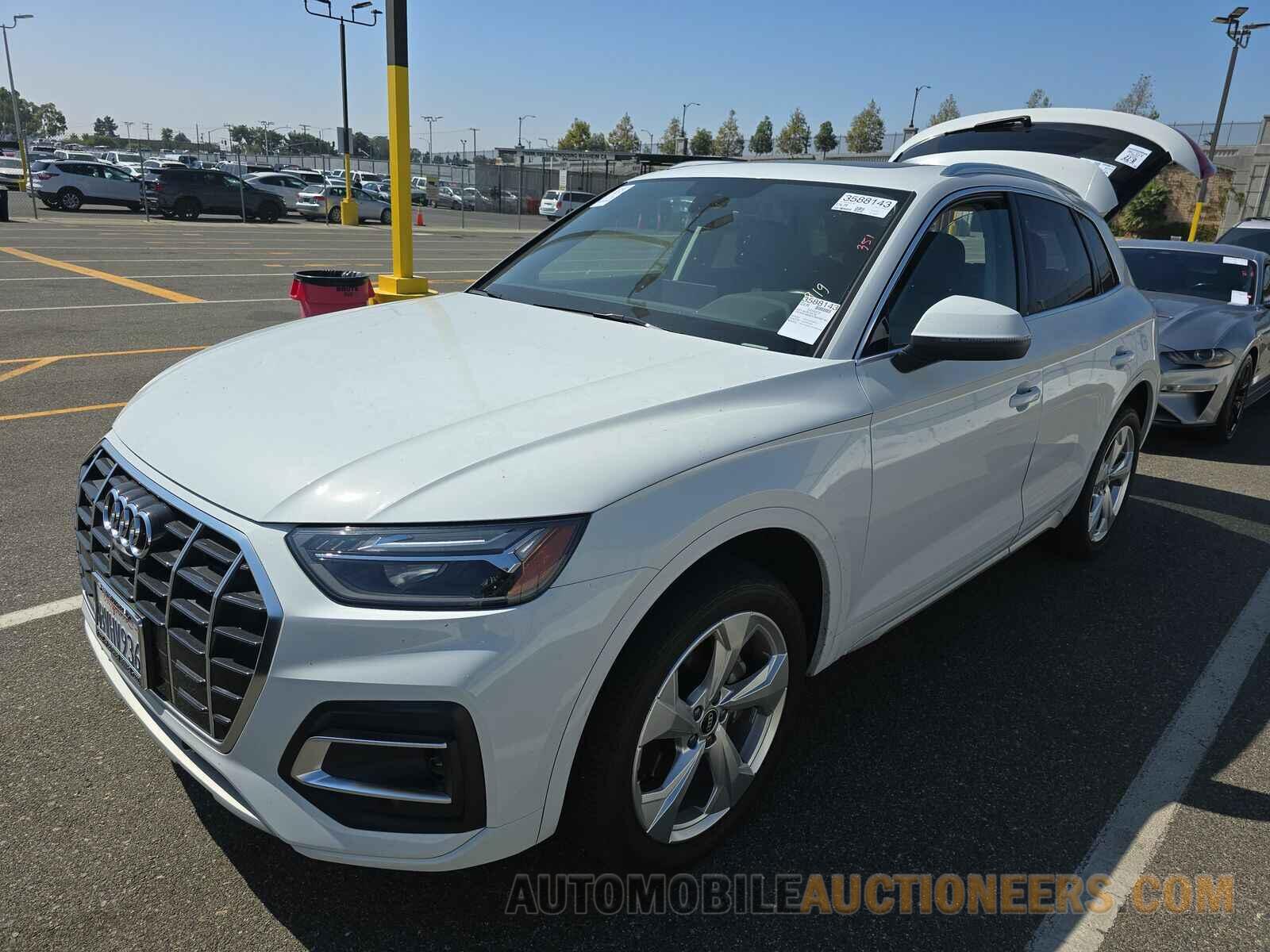 WA1BAAFY7M2022140 Audi Q5 2021