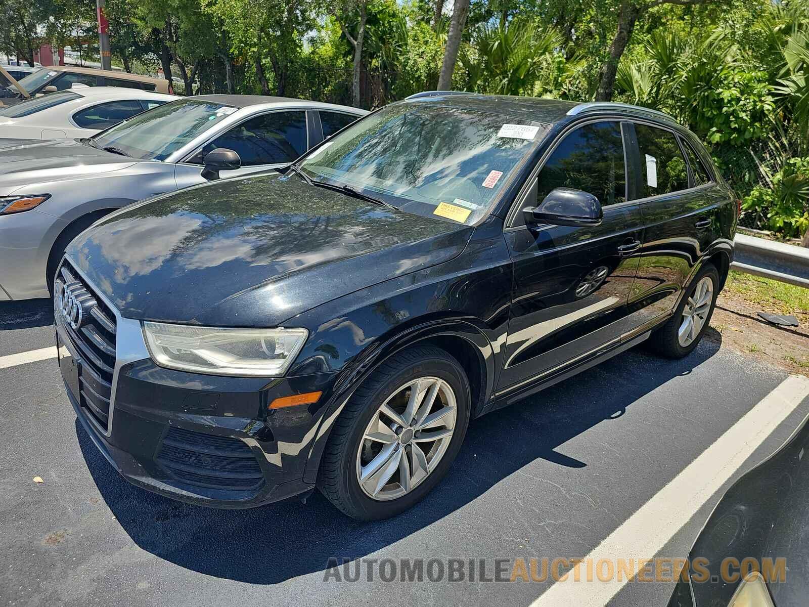 WA1BCCFS2HR013926 Audi Q3 2017