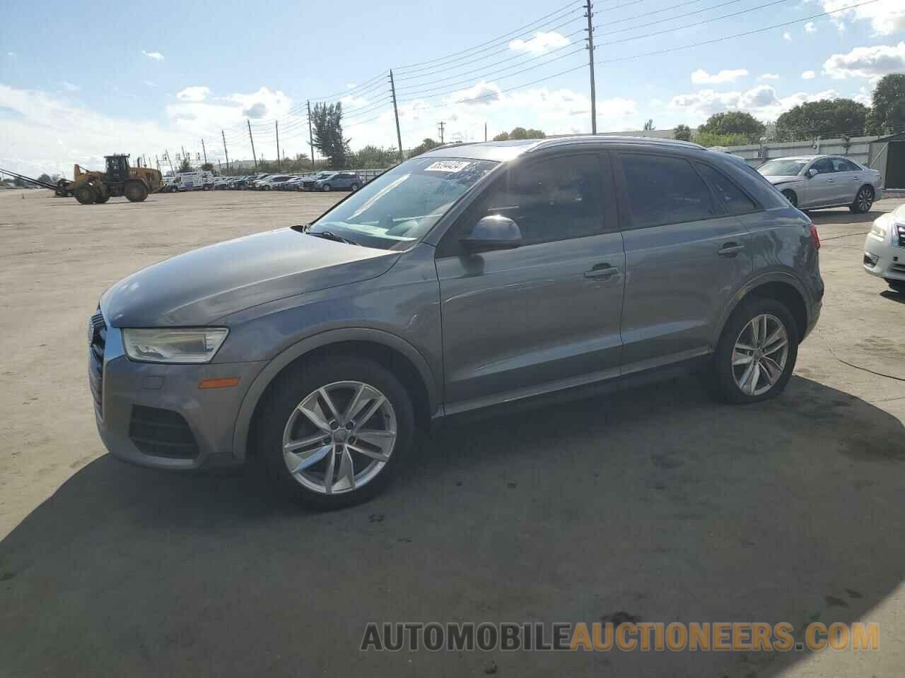 WA1BCCFS5HR005531 AUDI Q3 2017