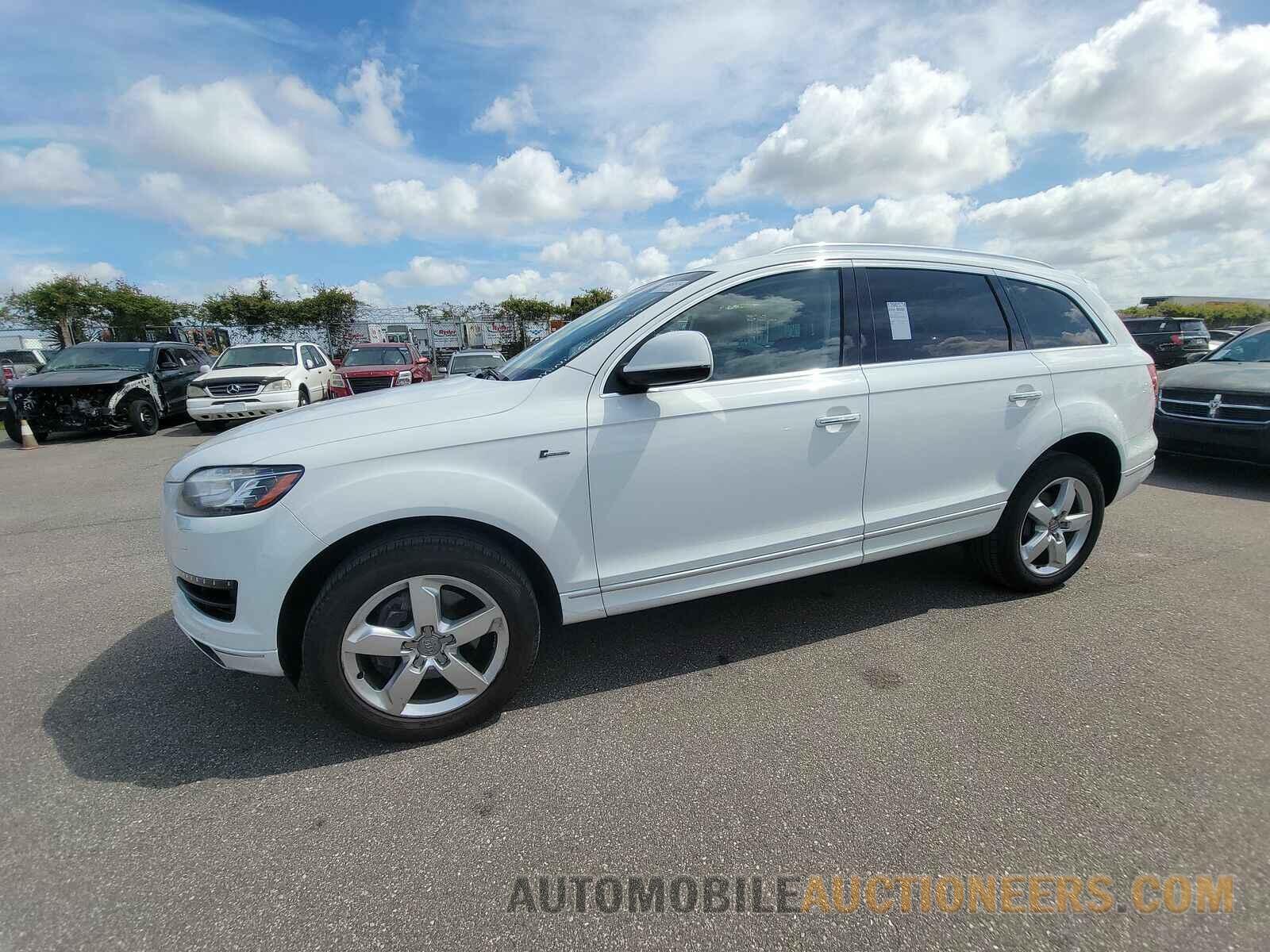 WA1CGAFE8FD027671 Audi Q7 2015