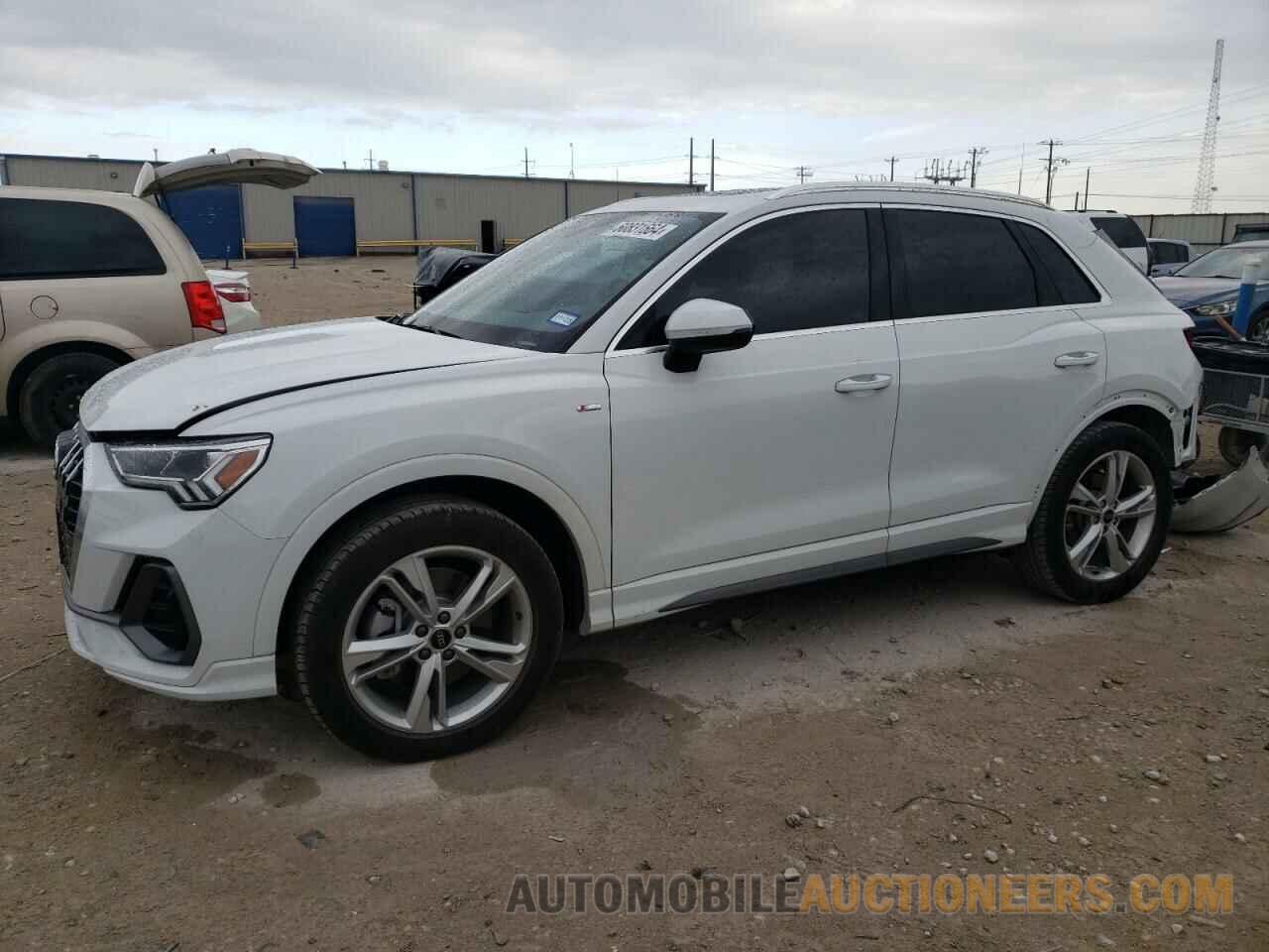 WA1DECF31R1025657 AUDI Q3 2024