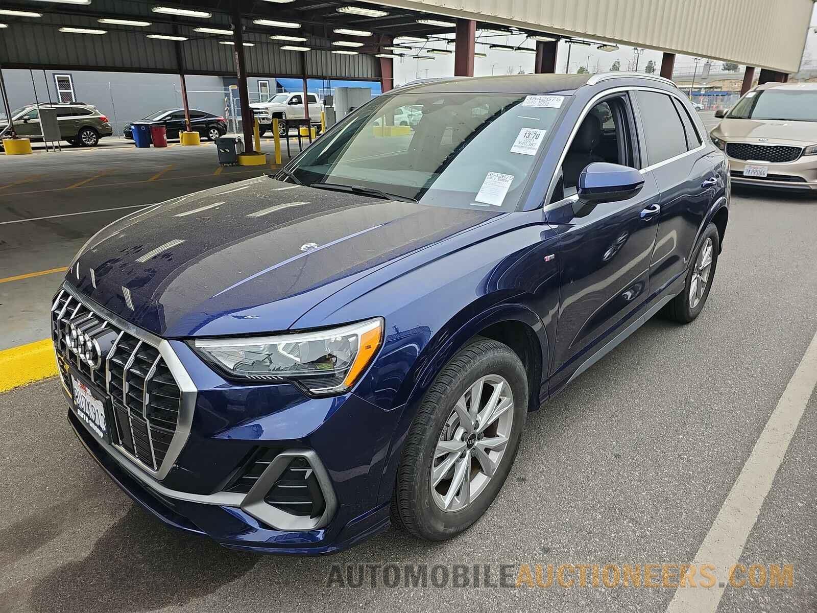 WA1DECF33M1036703 Audi Q3 2021