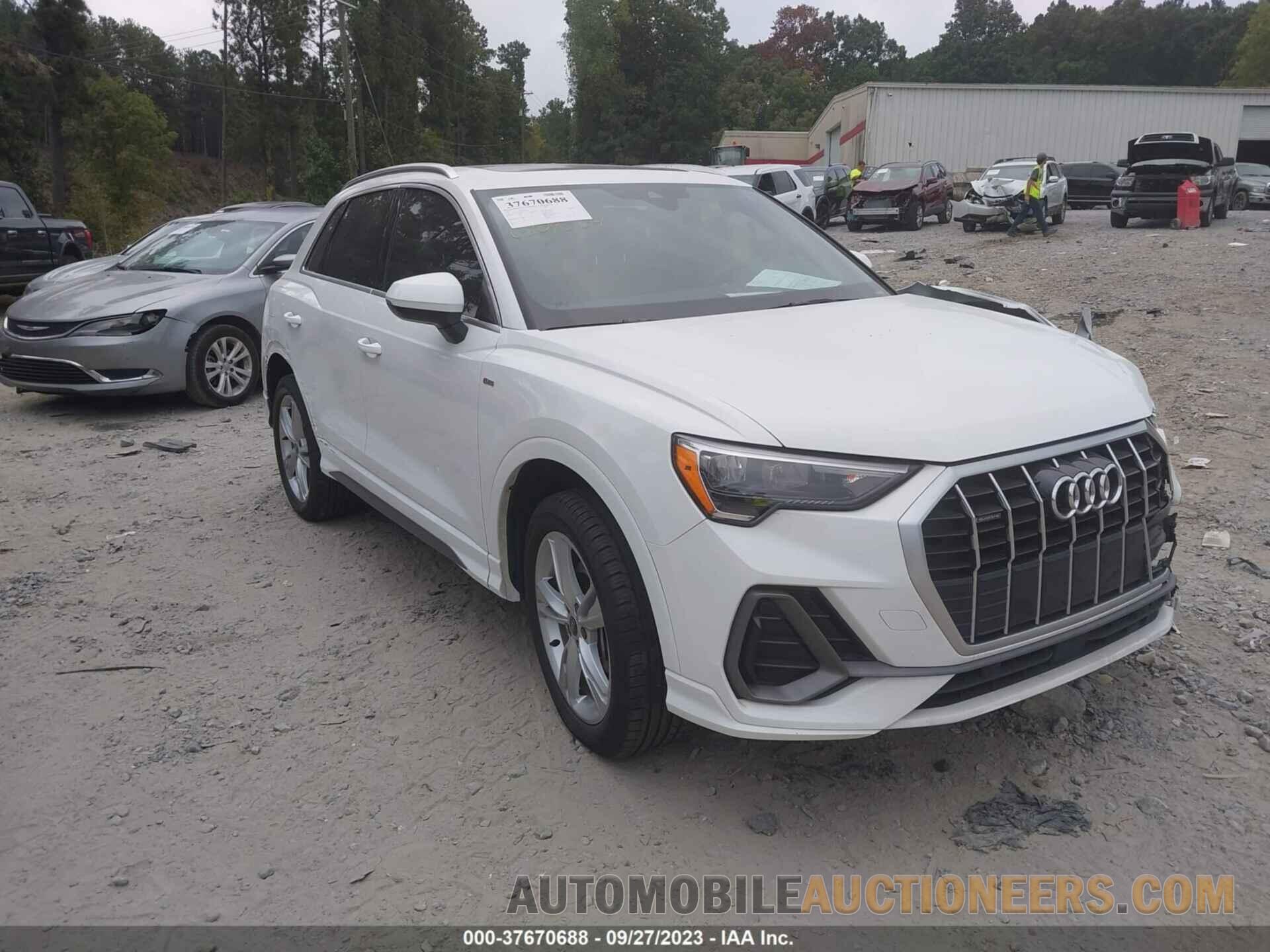 WA1DECF38M1030945 AUDI Q3 2021