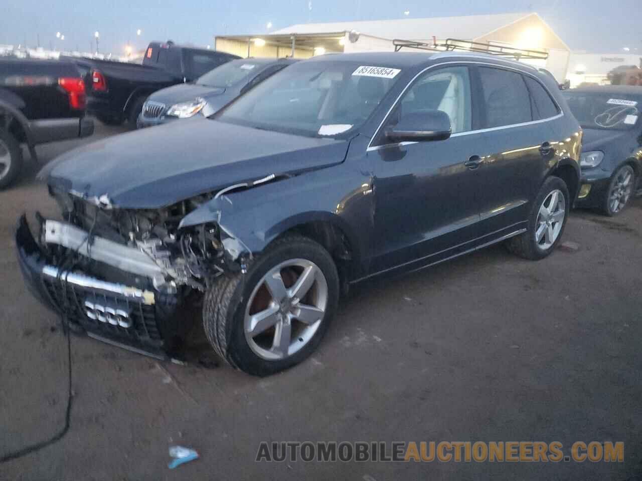 WA1DKAFP0BA043508 AUDI Q5 2011