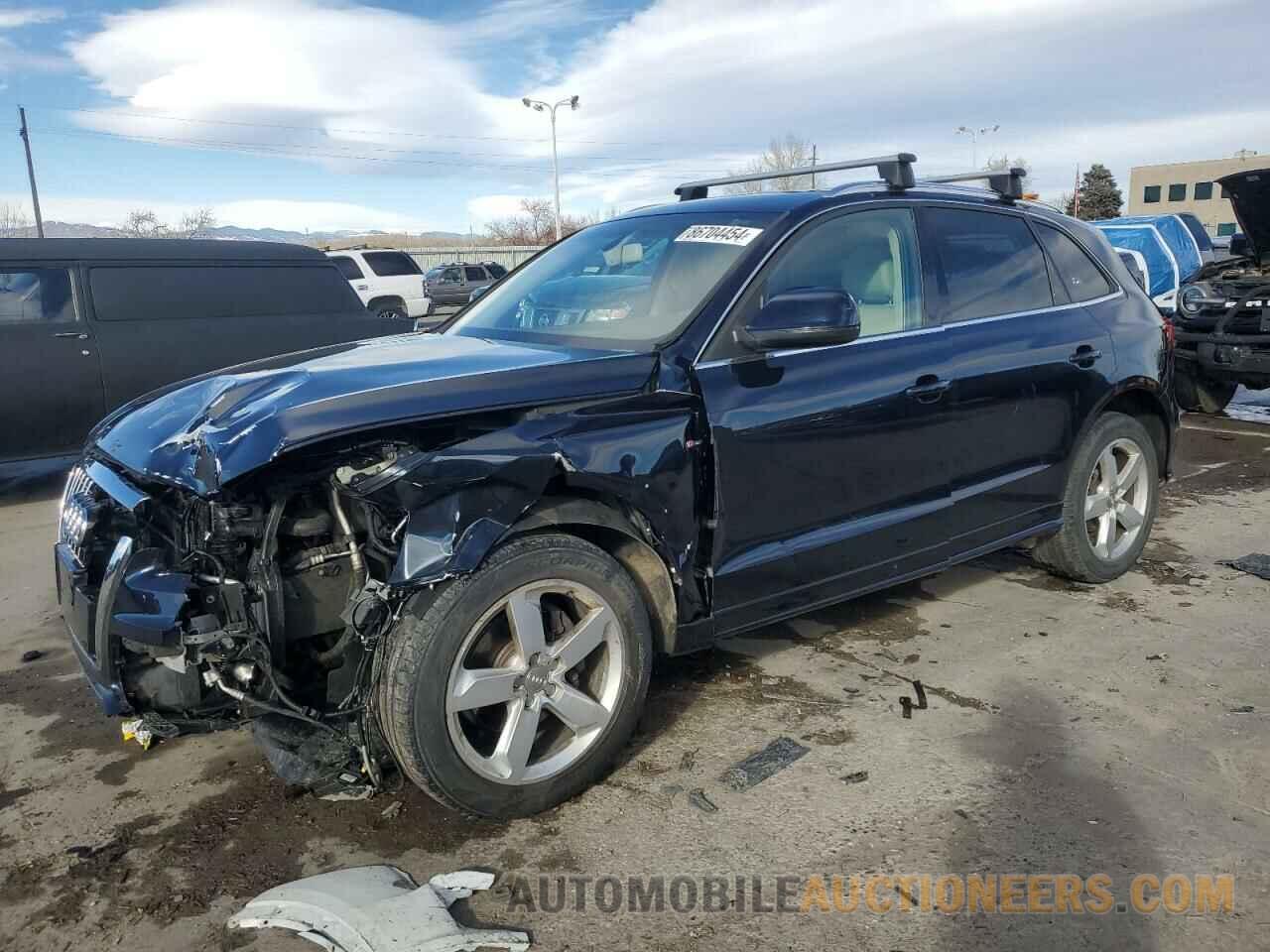 WA1DKAFP3BA072579 AUDI Q5 2011