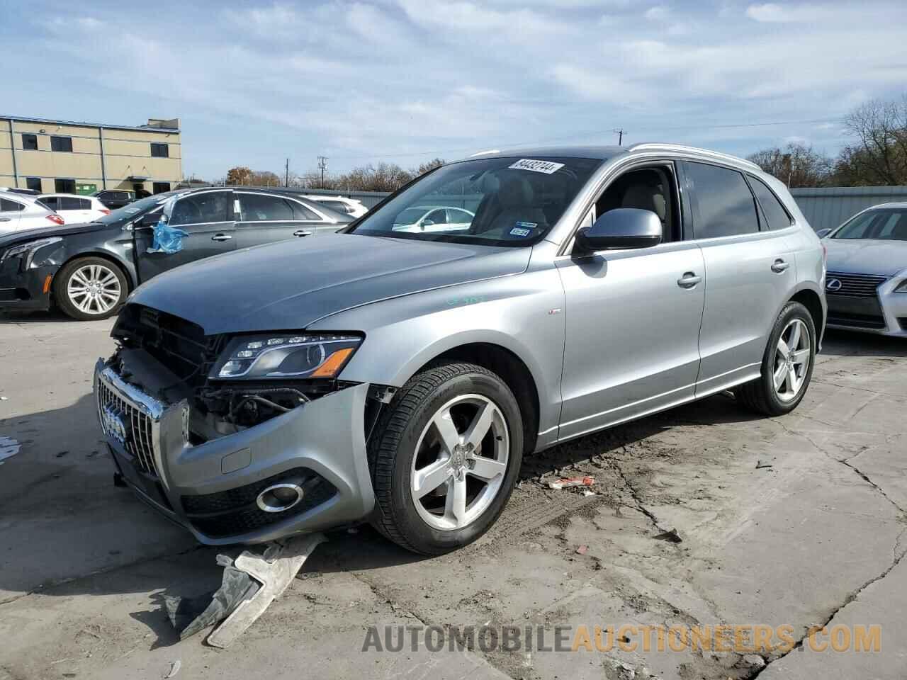 WA1DKAFP8BA044146 AUDI Q5 2011