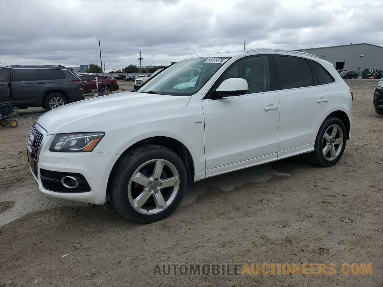 WA1DKAFP8BA115412 AUDI Q5 2011