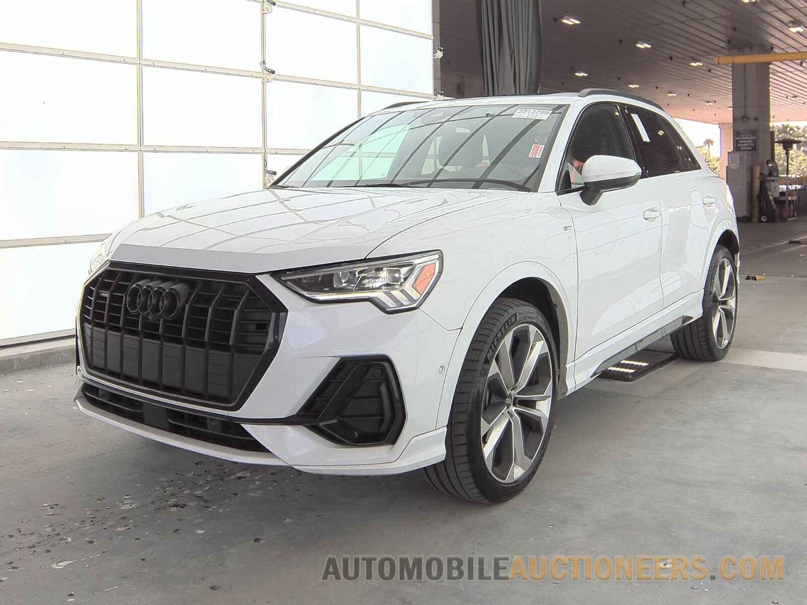 WA1EECF30M1090996 Audi Q3 2021