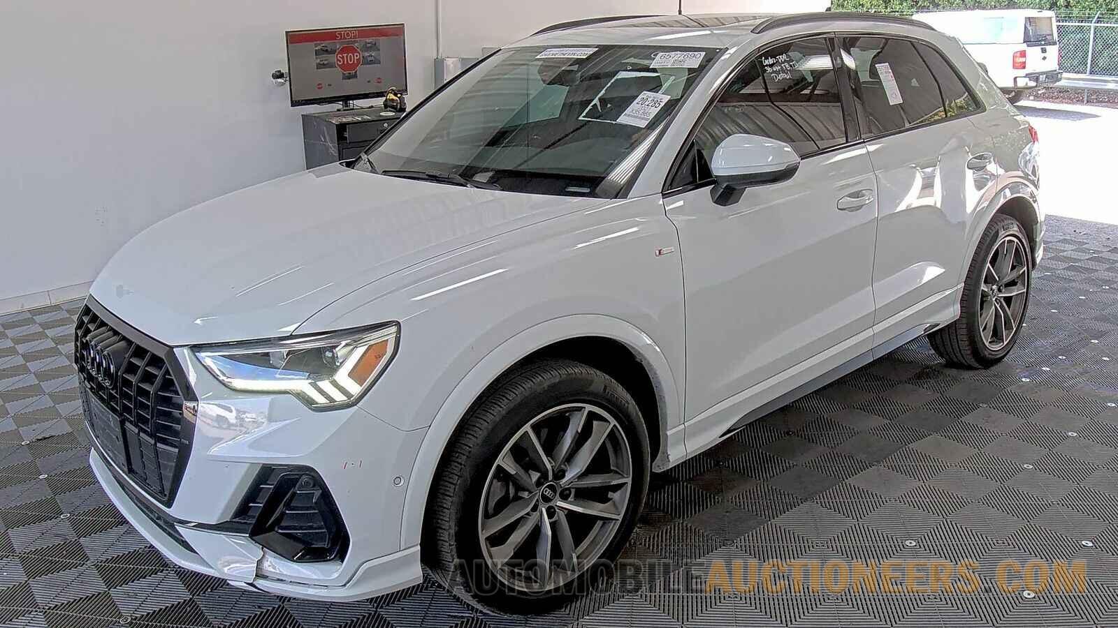 WA1EECF35M1125886 Audi Q3 2021