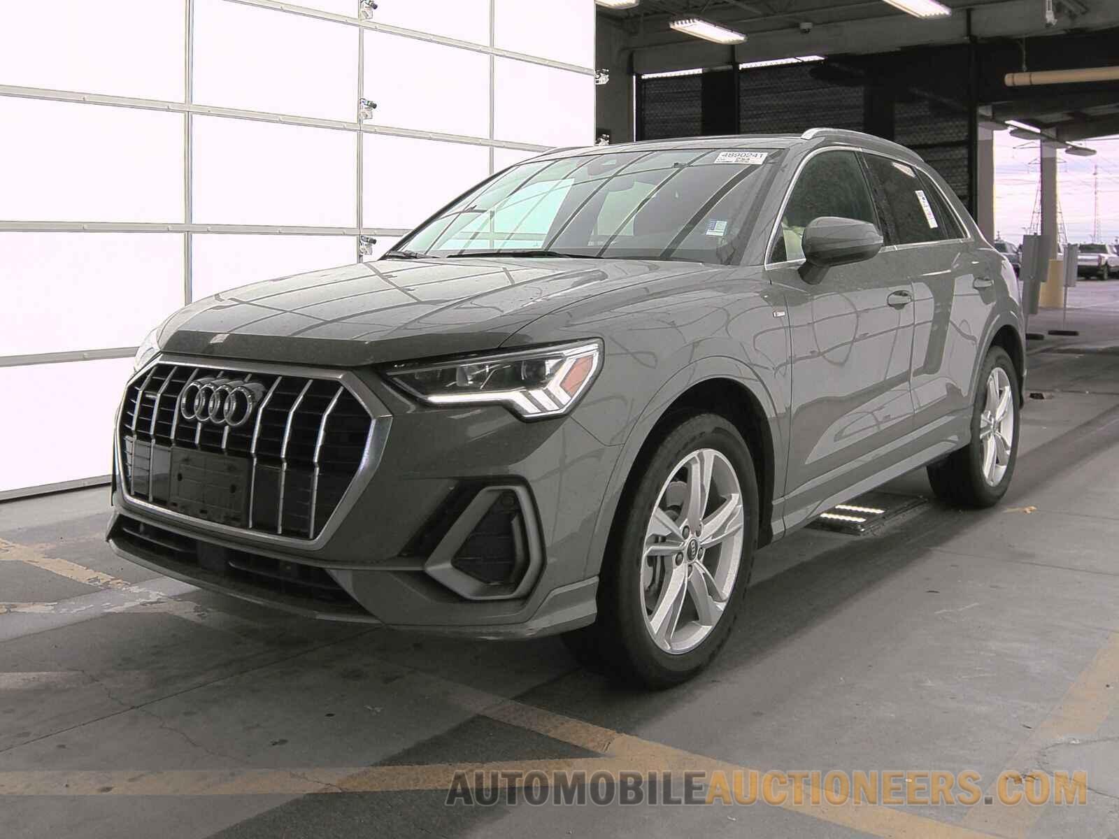 WA1EECF36M1047604 Audi Q3 2021