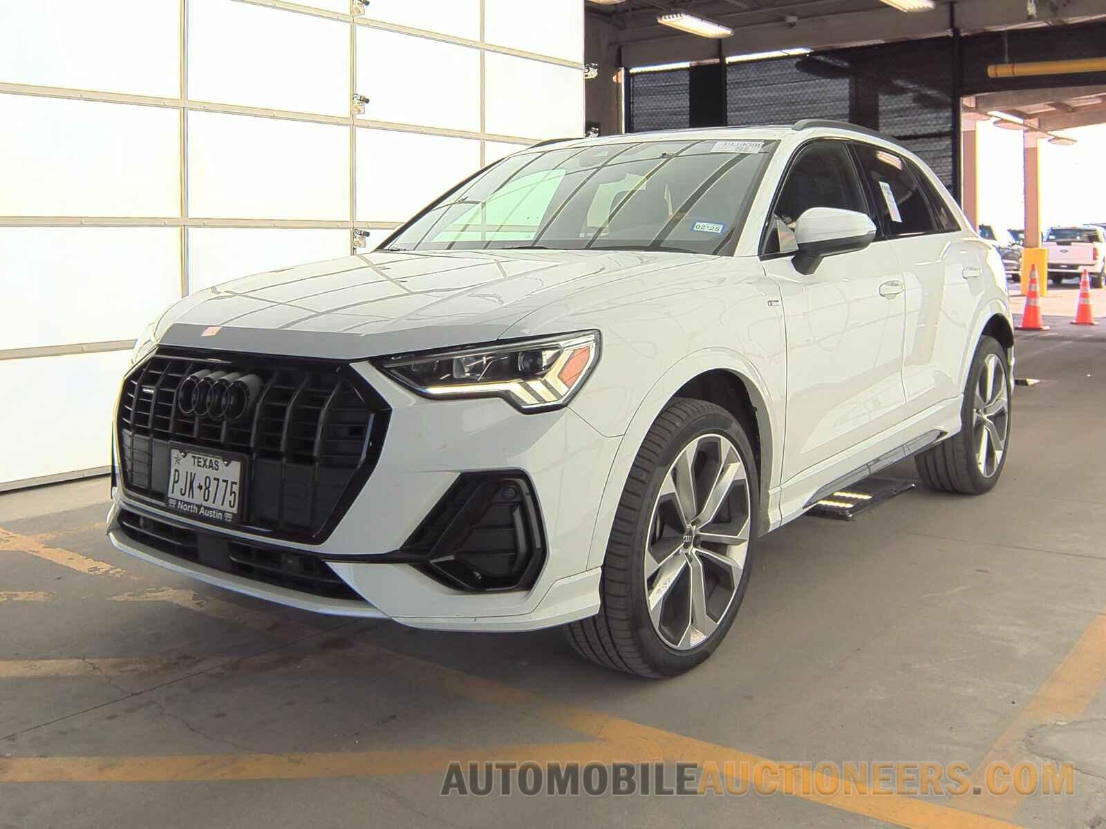 WA1EECF37M1065013 Audi Q3 2021