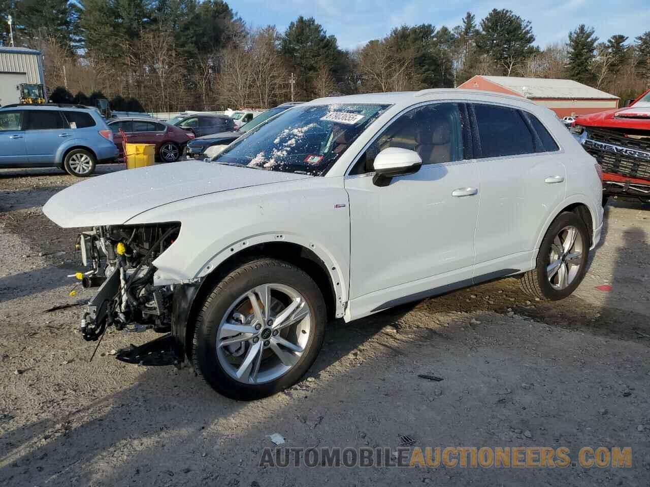 WA1EECF38R1179027 AUDI Q3 2024