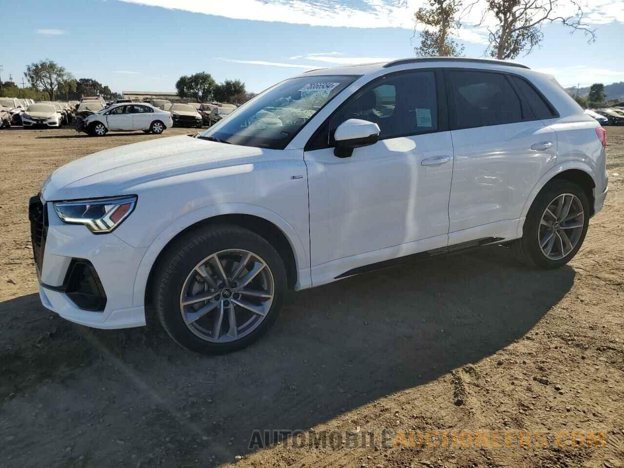 WA1EECF3XR1030697 AUDI Q3 2024