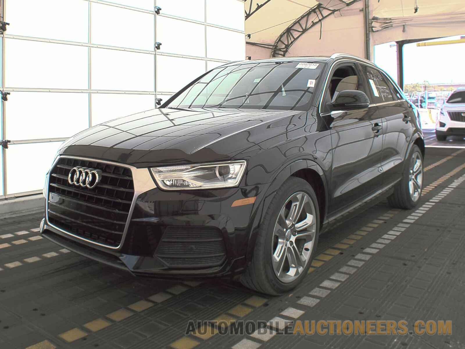 WA1HCCFS3HR012617 Audi Q3 2017