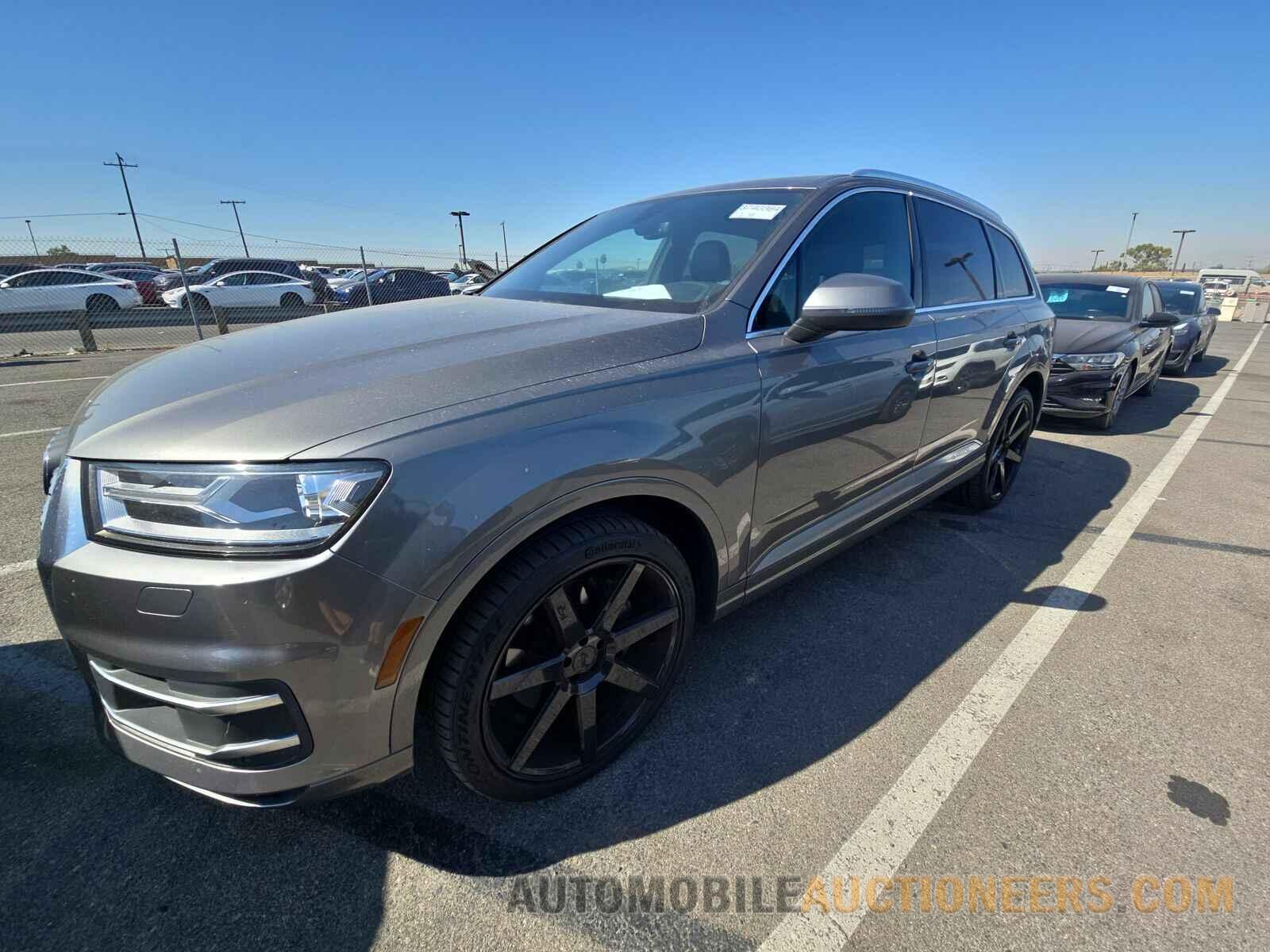 WA1LAAF75HD007710 Audi Q7 2017