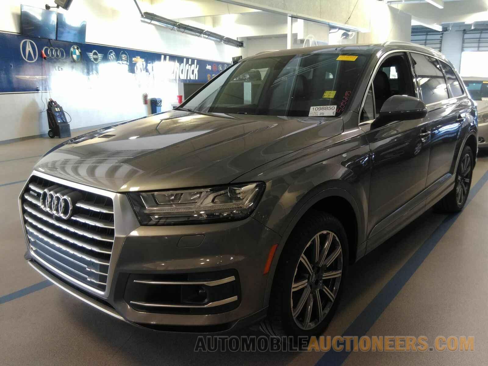 WA1LAAF76HD038917 Audi Q7 2017