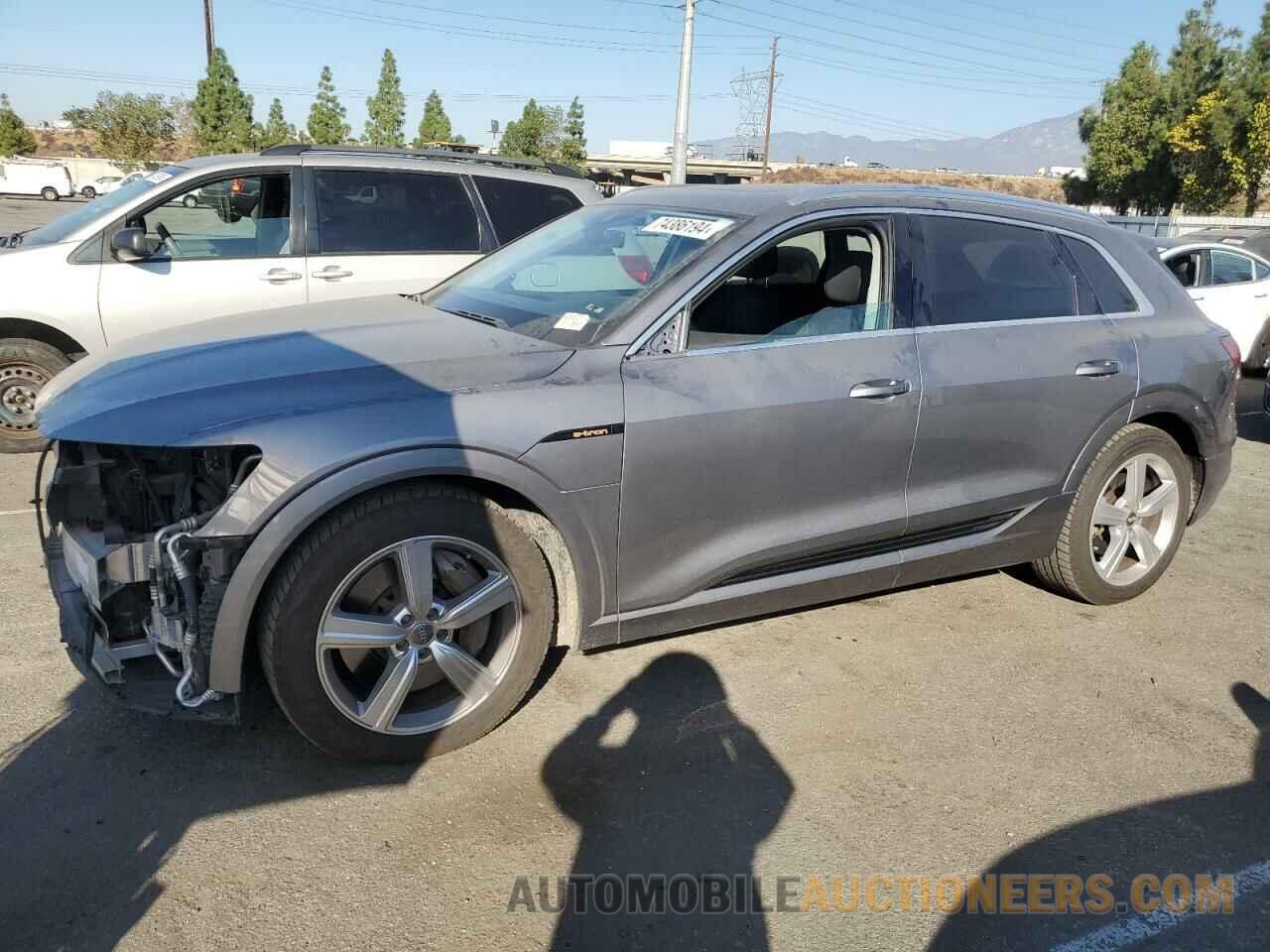 WA1LAAGE9KB022632 AUDI E-TRON 2019