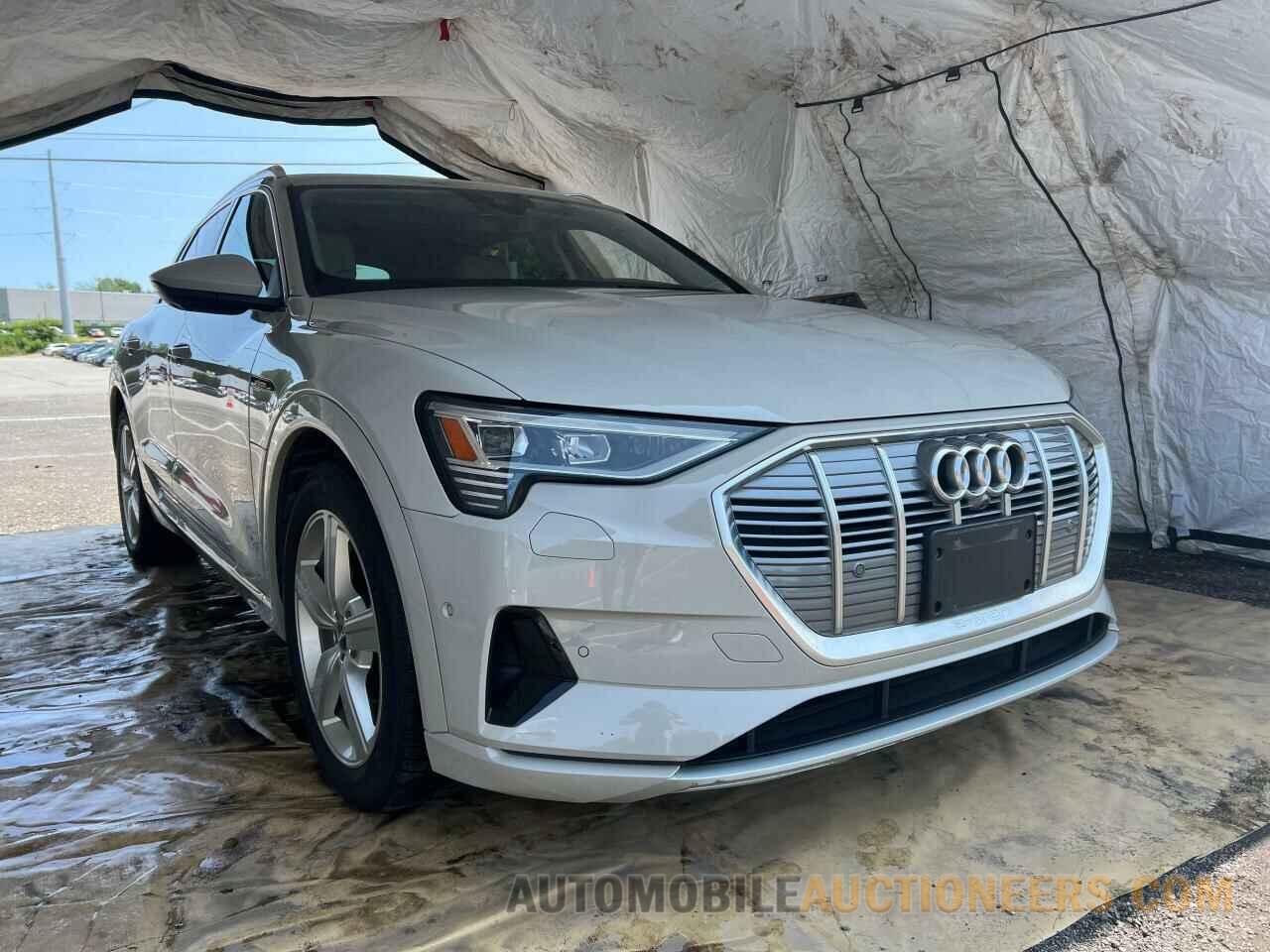 WA1LAAGEXKB013129 AUDI E-TRON 2019