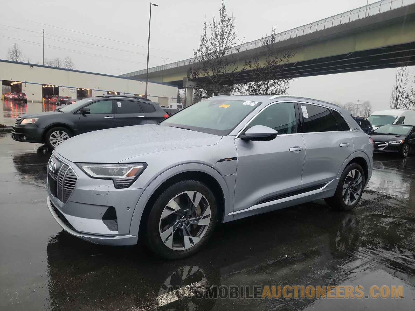 WA1LAAGEXNB047236 Audi e-tron 2022