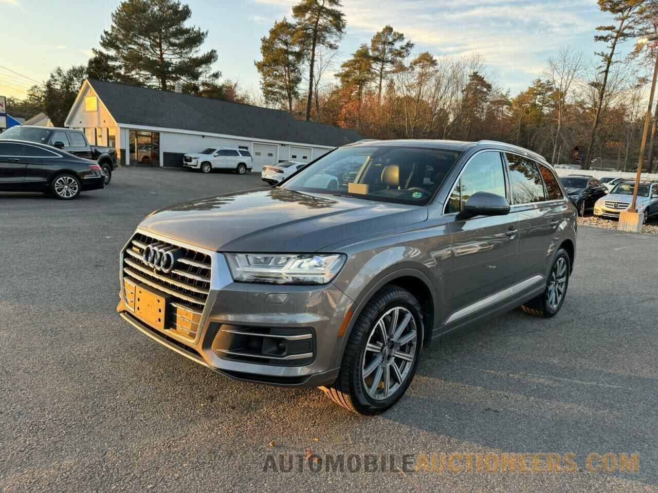 WA1VAAF71HD049882 AUDI Q7 2017