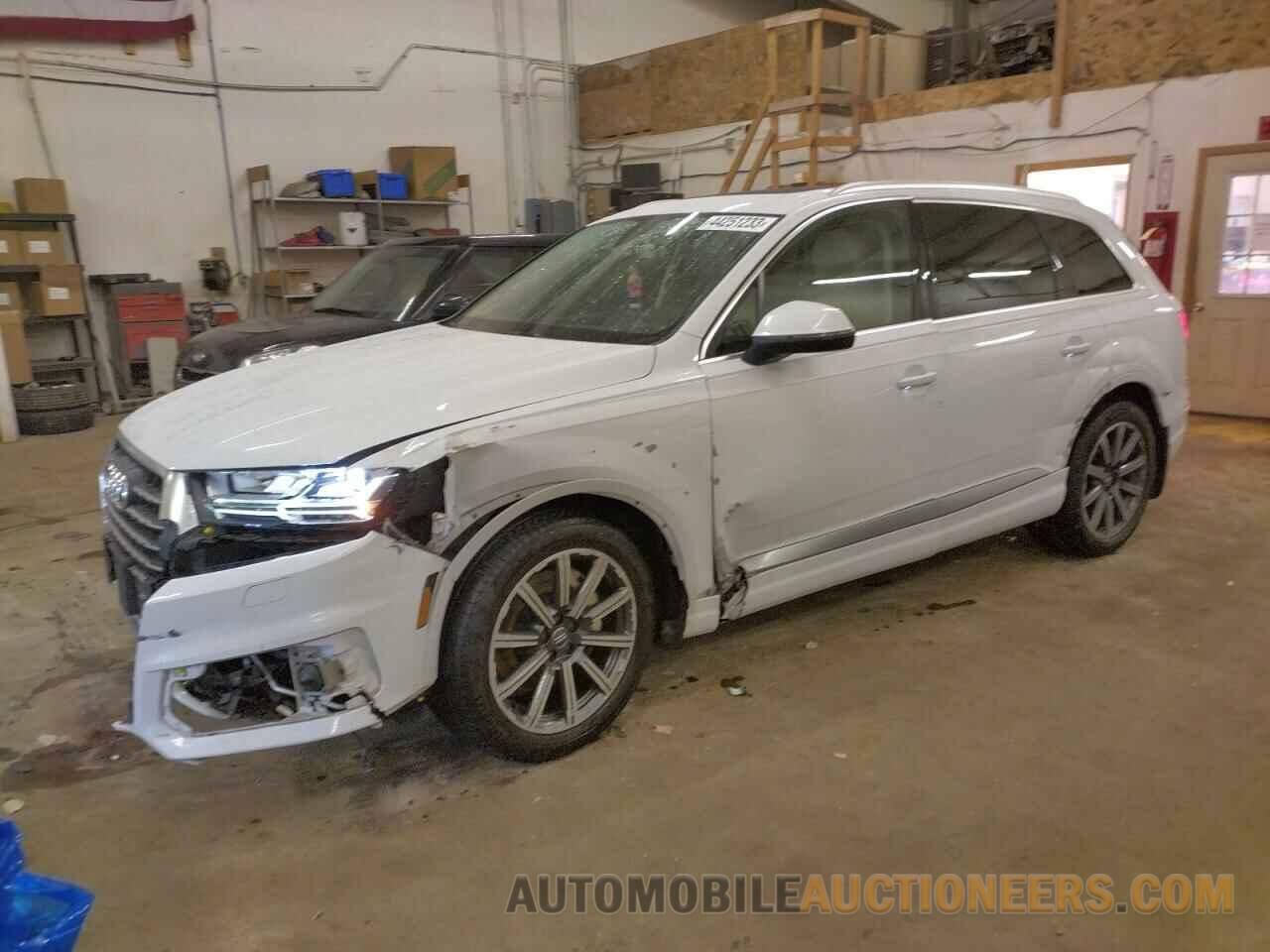 WA1VAAF72HD008886 AUDI Q7 2017