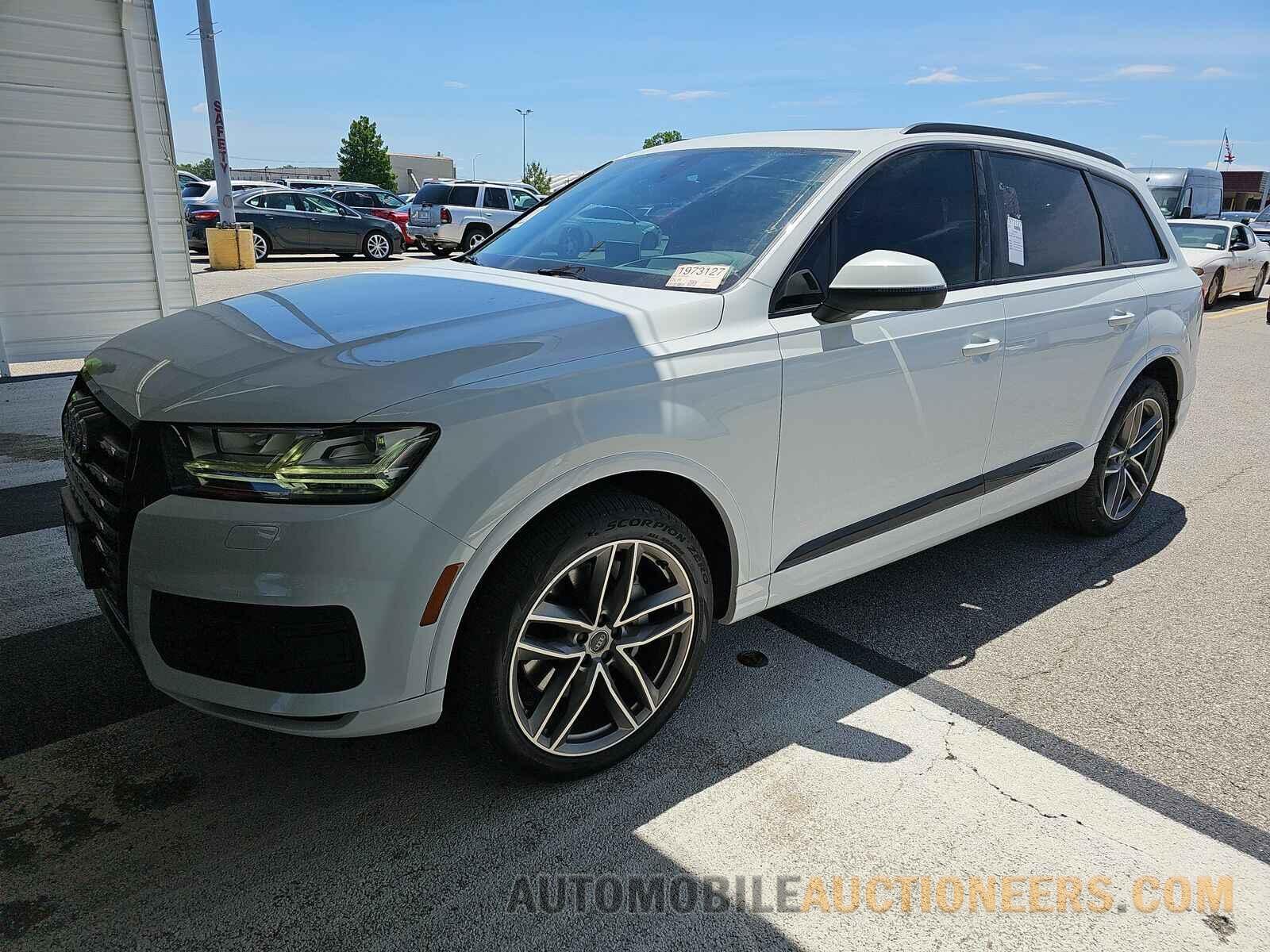 WA1VAAF76HD057590 Audi Q7 2017