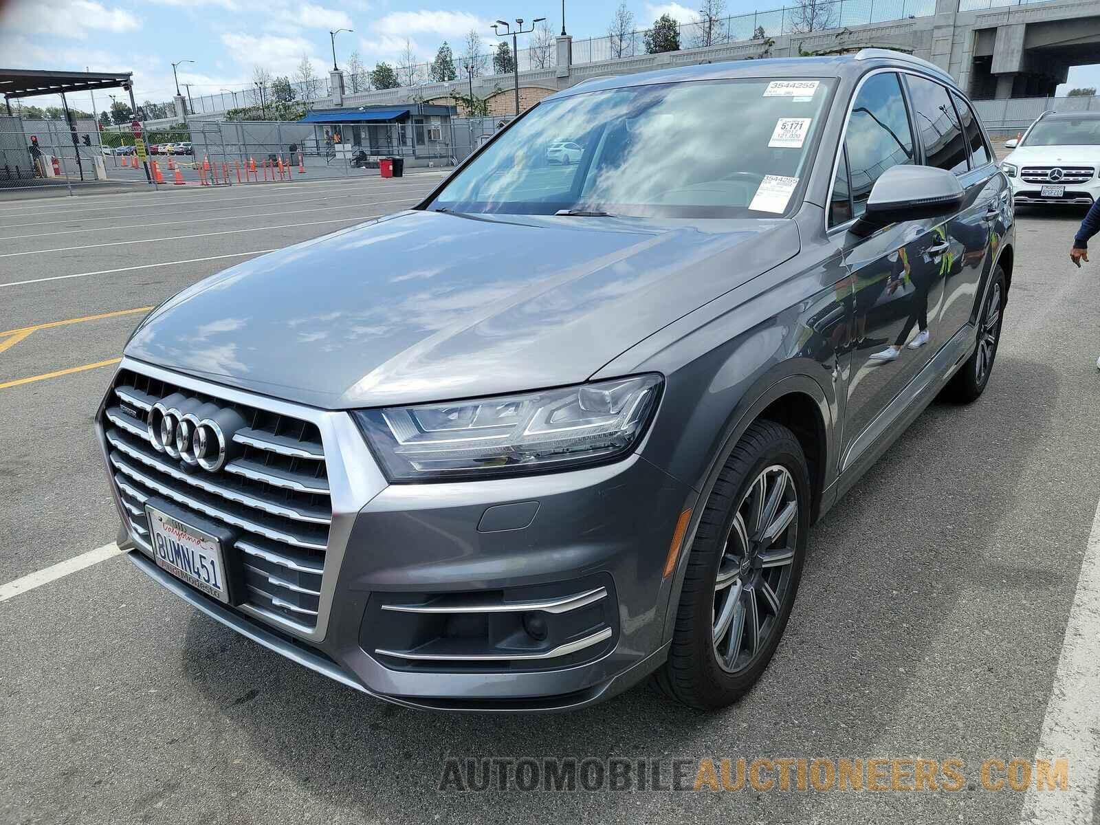 WA1VAAF78HD011193 Audi Q7 2017