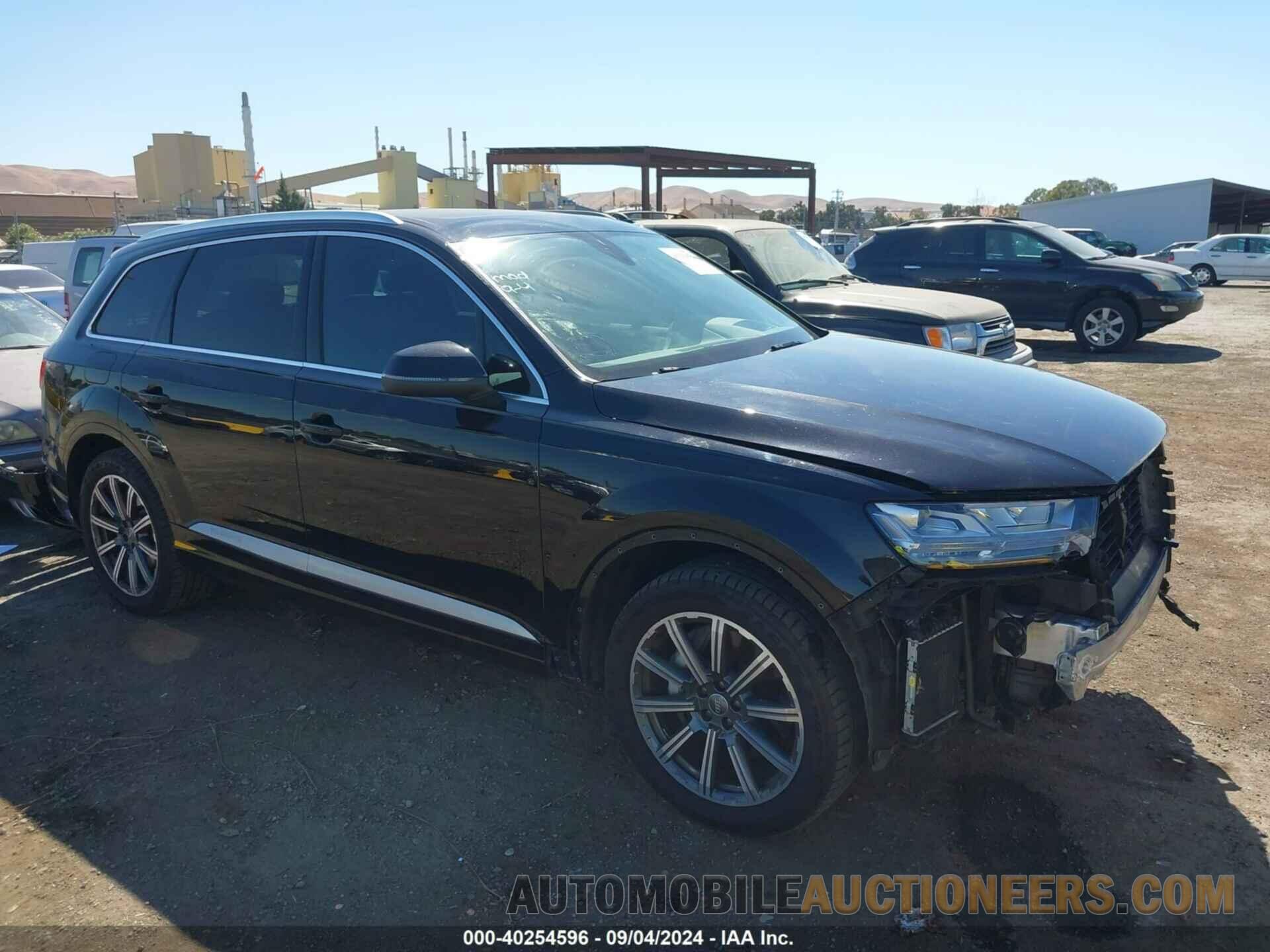 WA1VAAF78HD015356 AUDI Q7 2017