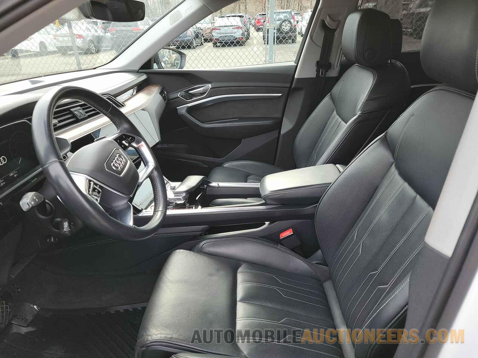 WA1VABGE6KB009013 Audi e-tron 2019