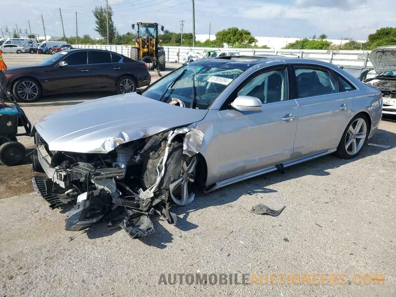 WAU44AFD7JN000858 AUDI A8 2018