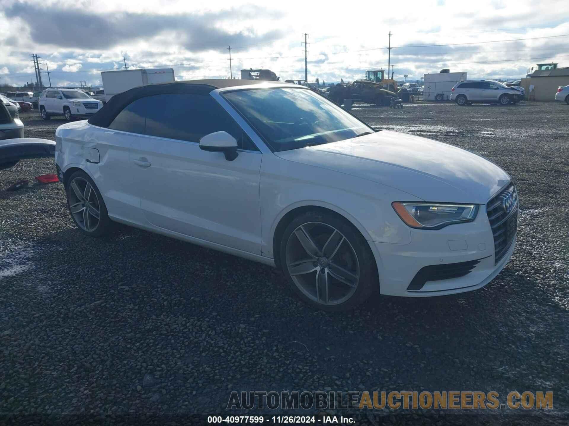 WAU5CLFF0F1033686 AUDI A3 2015